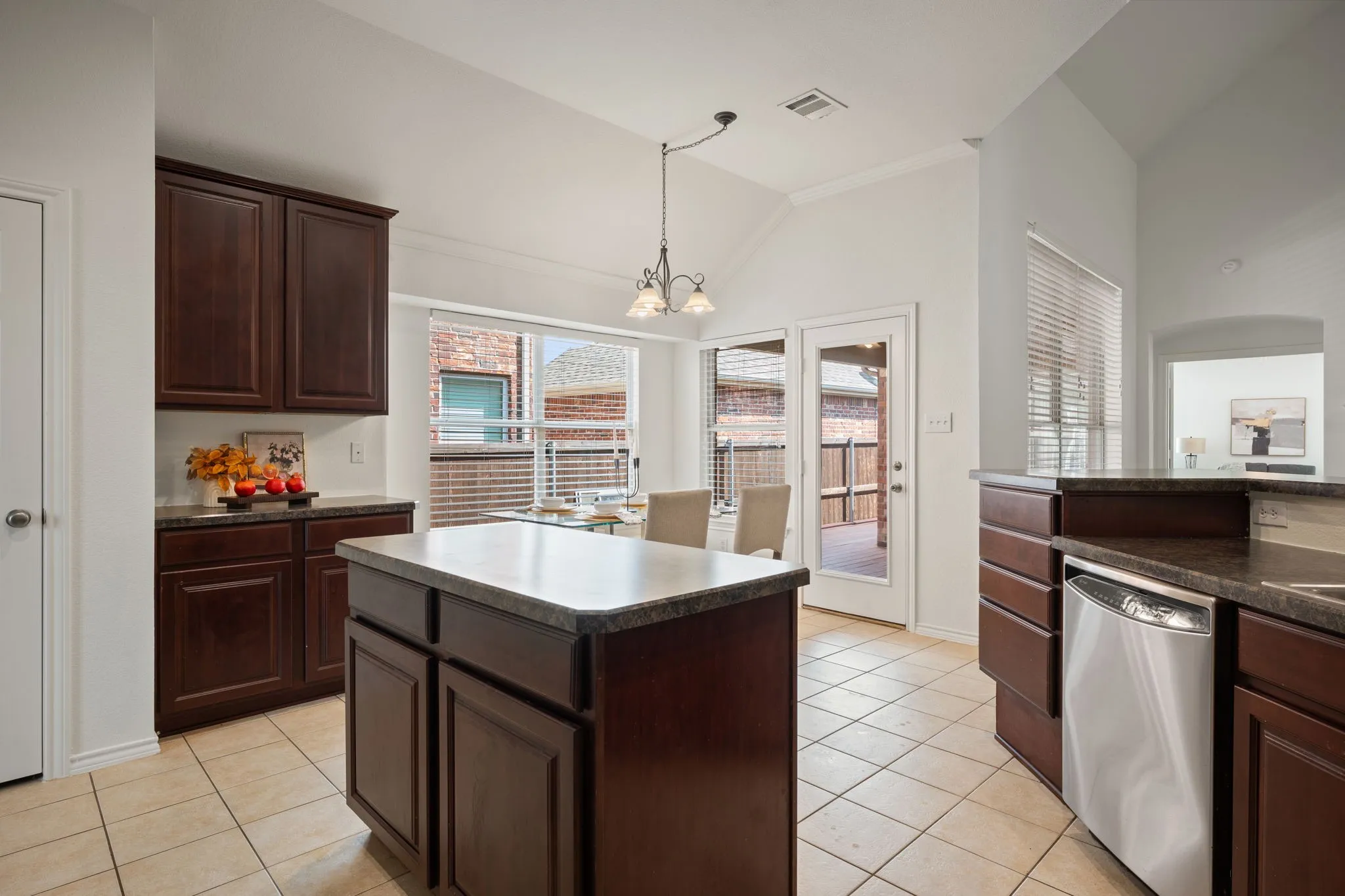 Single Family Residence For Sale in Collin County , 7209 Royal Glen Trail, Mc Kinney, Texas 75072, 3 Bedroom, 3 Bathroom, 2 Garage spaces, 2,994 Sqft, built in 2004, mls#21391106, Real Estate Agent in Mc Kinney, Homes For Sale in Collin county, Homes For Sale in Mc Kinney, Realtor in Mc Kinney Texas, Real Estate Brokerage Independent Realty Texas, Luminita Cordes Realtor