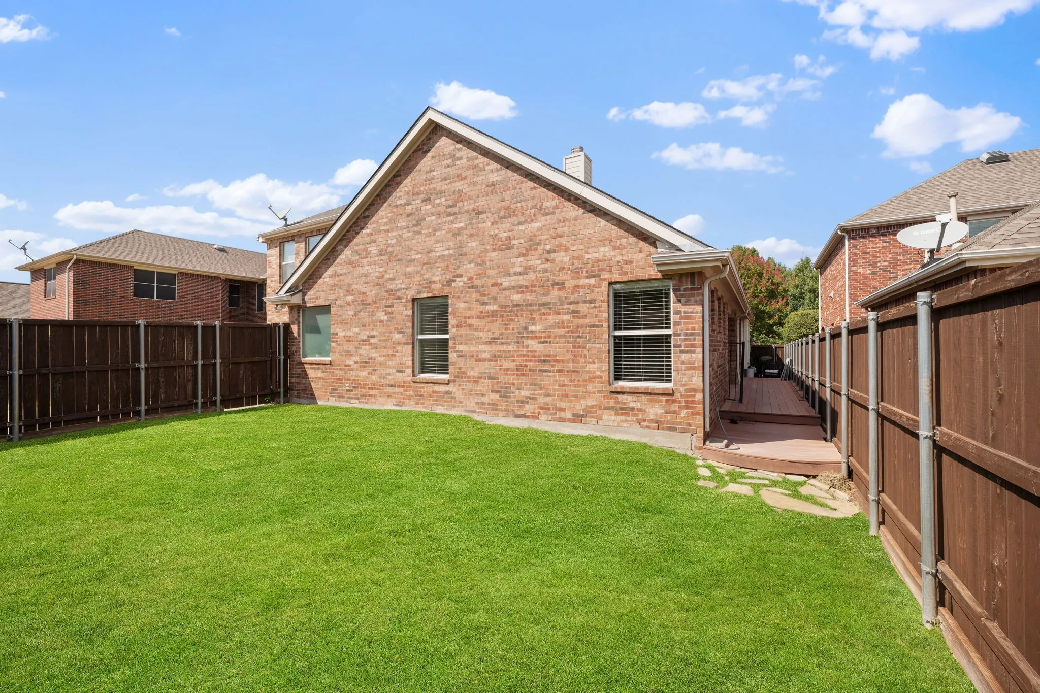 Single Family Residence For Sale in Collin County , 7209 Royal Glen Trail, Mc Kinney, Texas 75072, 3 Bedroom, 3 Bathroom, 2 Garage spaces, 2,994 Sqft, built in 2004, mls#21391106, Real Estate Agent in Mc Kinney, Homes For Sale in Collin county, Homes For Sale in Mc Kinney, Realtor in Mc Kinney Texas, Real Estate Brokerage Independent Realty Texas, Luminita Cordes Realtor