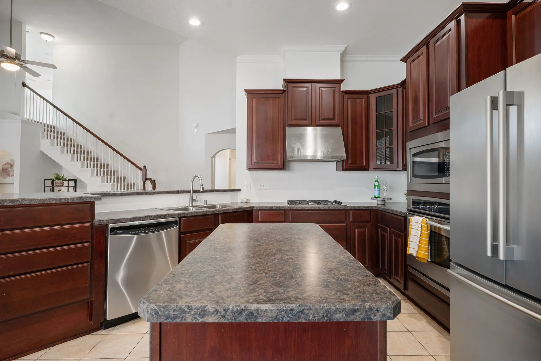 Single Family Residence For Sale in Collin County , 7209 Royal Glen Trail, Mc Kinney, Texas 75072, 3 Bedroom, 3 Bathroom, 2 Garage spaces, 2,994 Sqft, built in 2004, mls#21391106, Real Estate Agent in Mc Kinney, Homes For Sale in Collin county, Homes For Sale in Mc Kinney, Realtor in Mc Kinney Texas, Real Estate Brokerage Independent Realty Texas, Luminita Cordes Realtor