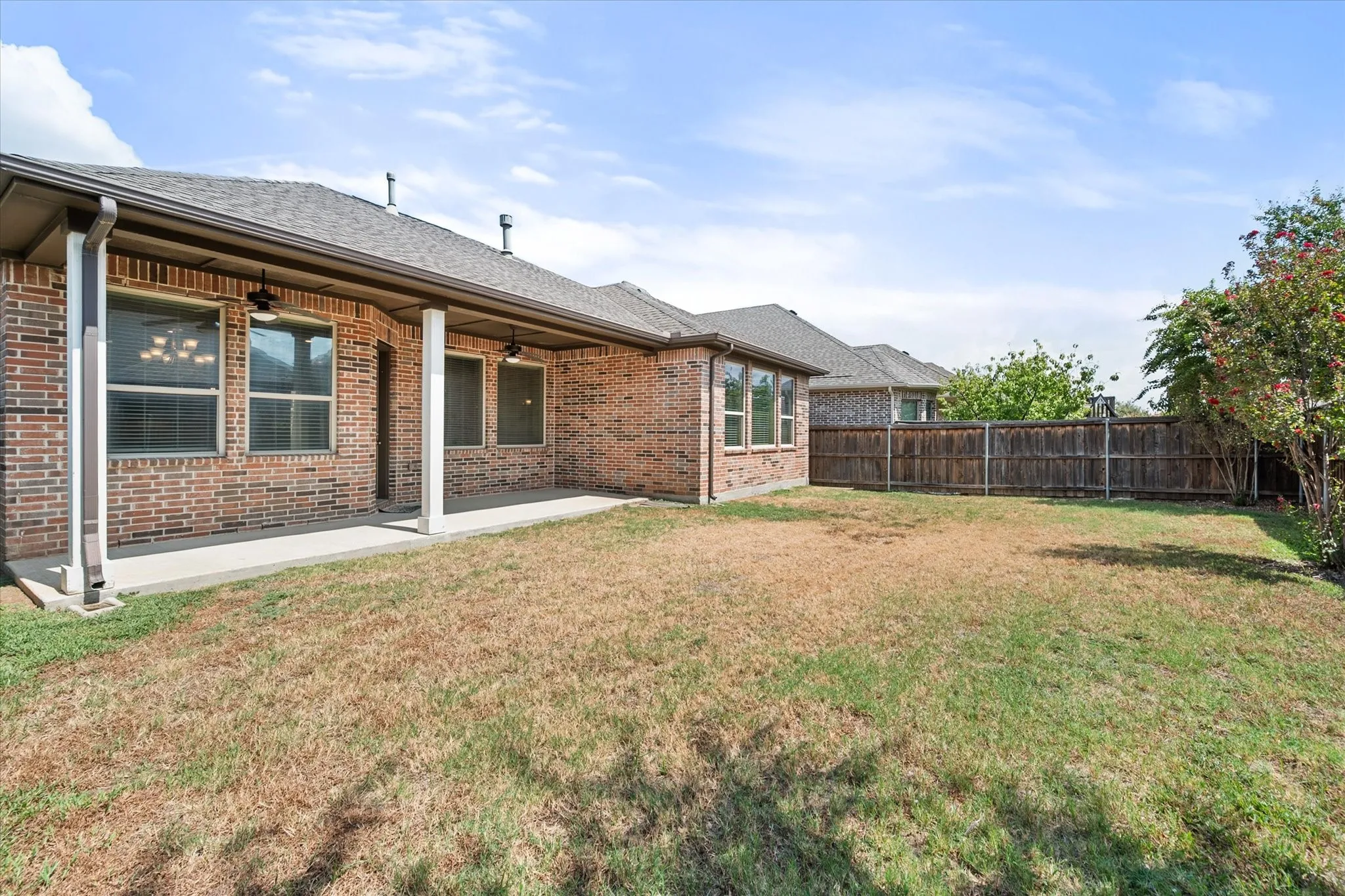 Single Family Residence For Sale in Tarrant County , 1108 Ivy Charm Way, Arlington, Texas 76005, 3 Bedroom, 3 Bathroom, 2 Garage spaces, 2,506 Sqft, built in 2017, mls#21391682, Real Estate Agent in Arlington, Homes For Sale in Tarrant county, Homes For Sale in Arlington, Realtor in Arlington Texas, Real Estate Brokerage Independent Realty Texas, Luminita Cordes Realtor