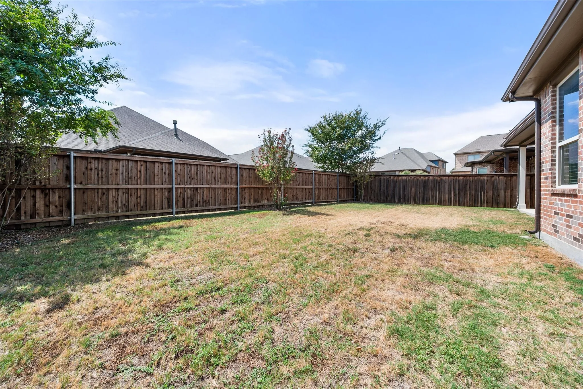 Single Family Residence For Sale in Tarrant County , 1108 Ivy Charm Way, Arlington, Texas 76005, 3 Bedroom, 3 Bathroom, 2 Garage spaces, 2,506 Sqft, built in 2017, mls#21391682, Real Estate Agent in Arlington, Homes For Sale in Tarrant county, Homes For Sale in Arlington, Realtor in Arlington Texas, Real Estate Brokerage Independent Realty Texas, Luminita Cordes Realtor