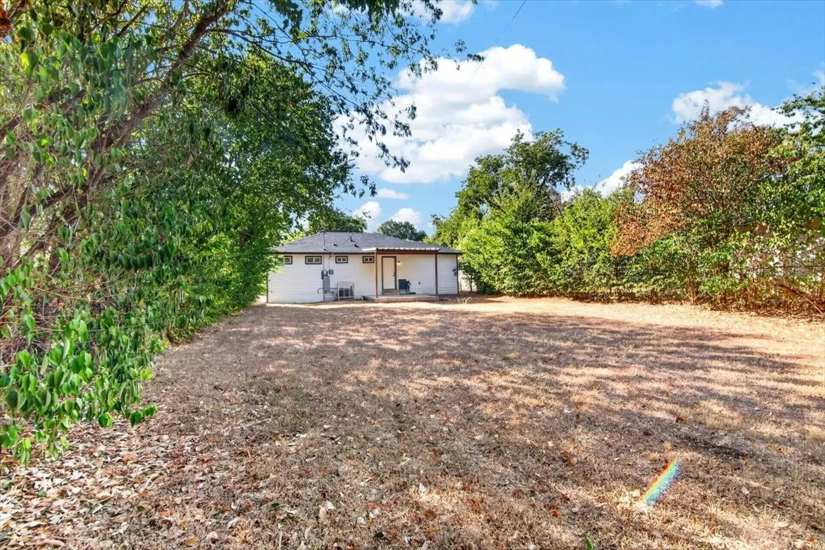 Single Family Residence For Sale in Mc Lennan County , 2409 Mitchell Avenue, Waco, Texas 76708, 3 Bedroom, 2 Bathroom, Garage spaces, 1,044 Sqft, built in 1946, mls#21384376, Real Estate Agent in Waco, Homes For Sale in Mc Lennan county, Homes For Sale in Waco, Realtor in Waco Texas, Real Estate Brokerage Independent Realty Texas, Luminita Cordes Realtor