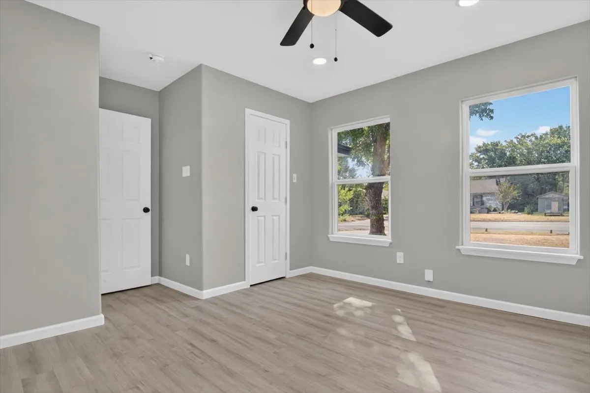 Single Family Residence For Sale in Mc Lennan County , 2409 Mitchell Avenue, Waco, Texas 76708, 3 Bedroom, 2 Bathroom, Garage spaces, 1,044 Sqft, built in 1946, mls#21384376, Real Estate Agent in Waco, Homes For Sale in Mc Lennan county, Homes For Sale in Waco, Realtor in Waco Texas, Real Estate Brokerage Independent Realty Texas, Luminita Cordes Realtor