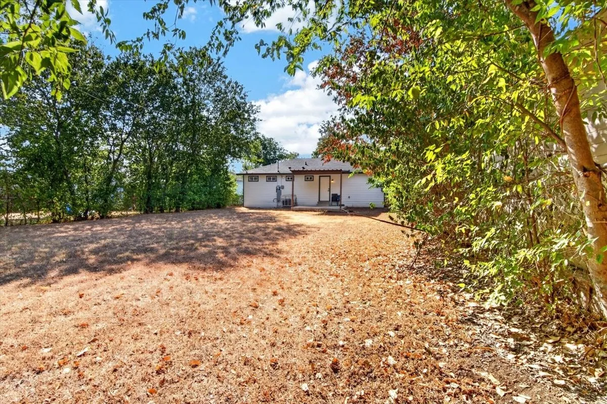 Single Family Residence For Sale in Mc Lennan County , 2409 Mitchell Avenue, Waco, Texas 76708, 3 Bedroom, 2 Bathroom, Garage spaces, 1,044 Sqft, built in 1946, mls#21384376, Real Estate Agent in Waco, Homes For Sale in Mc Lennan county, Homes For Sale in Waco, Realtor in Waco Texas, Real Estate Brokerage Independent Realty Texas, Luminita Cordes Realtor