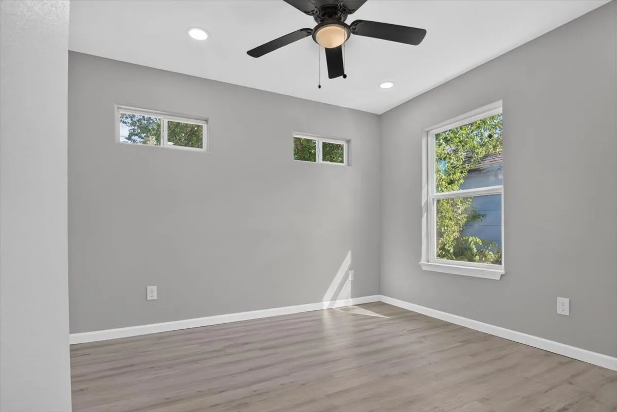 Single Family Residence For Sale in Mc Lennan County , 2409 Mitchell Avenue, Waco, Texas 76708, 3 Bedroom, 2 Bathroom, Garage spaces, 1,044 Sqft, built in 1946, mls#21384376, Real Estate Agent in Waco, Homes For Sale in Mc Lennan county, Homes For Sale in Waco, Realtor in Waco Texas, Real Estate Brokerage Independent Realty Texas, Luminita Cordes Realtor