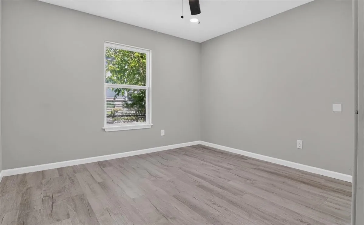 Single Family Residence For Sale in Mc Lennan County , 2409 Mitchell Avenue, Waco, Texas 76708, 3 Bedroom, 2 Bathroom, Garage spaces, 1,044 Sqft, built in 1946, mls#21384376, Real Estate Agent in Waco, Homes For Sale in Mc Lennan county, Homes For Sale in Waco, Realtor in Waco Texas, Real Estate Brokerage Independent Realty Texas, Luminita Cordes Realtor