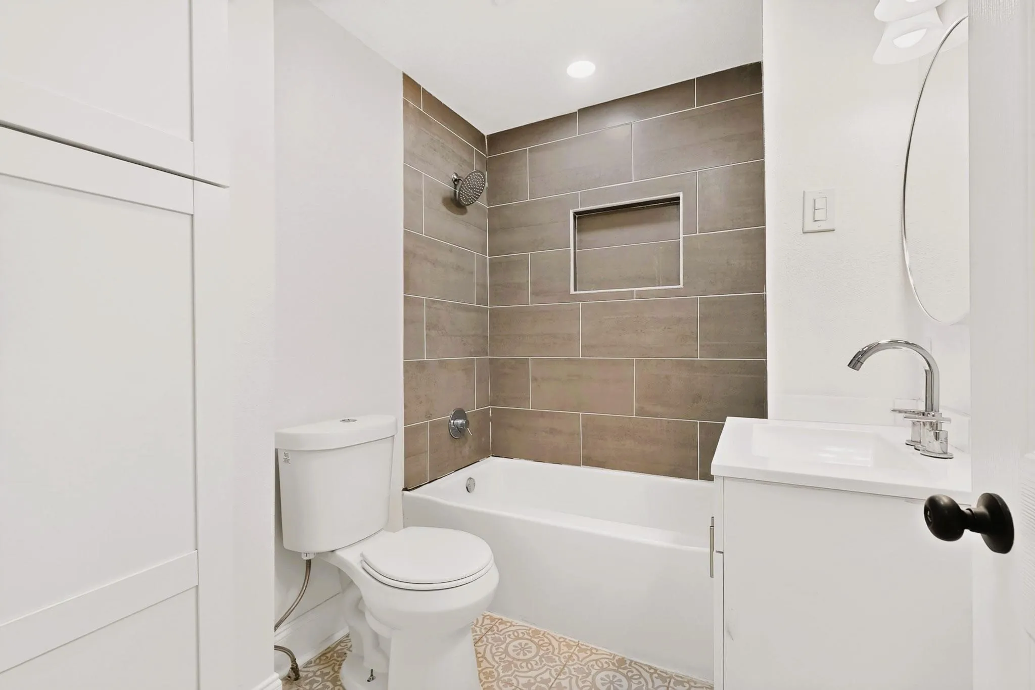 Single Family Residence For Rent in Tarrant County , 2609 Avenue G, Fort Worth, Texas 76105, 3 Bedroom, 1 Bathroom, Garage spaces, 1,092 Sqft, built in 1926, mls#21391809, Real Estate Agent in Fort Worth, Homes For Rent in Tarrant county, Homes For Rent in Fort Worth, Realtor in Fort Worth Texas, Real Estate Brokerage Independent Realty Texas, Luminita Cordes Realtor