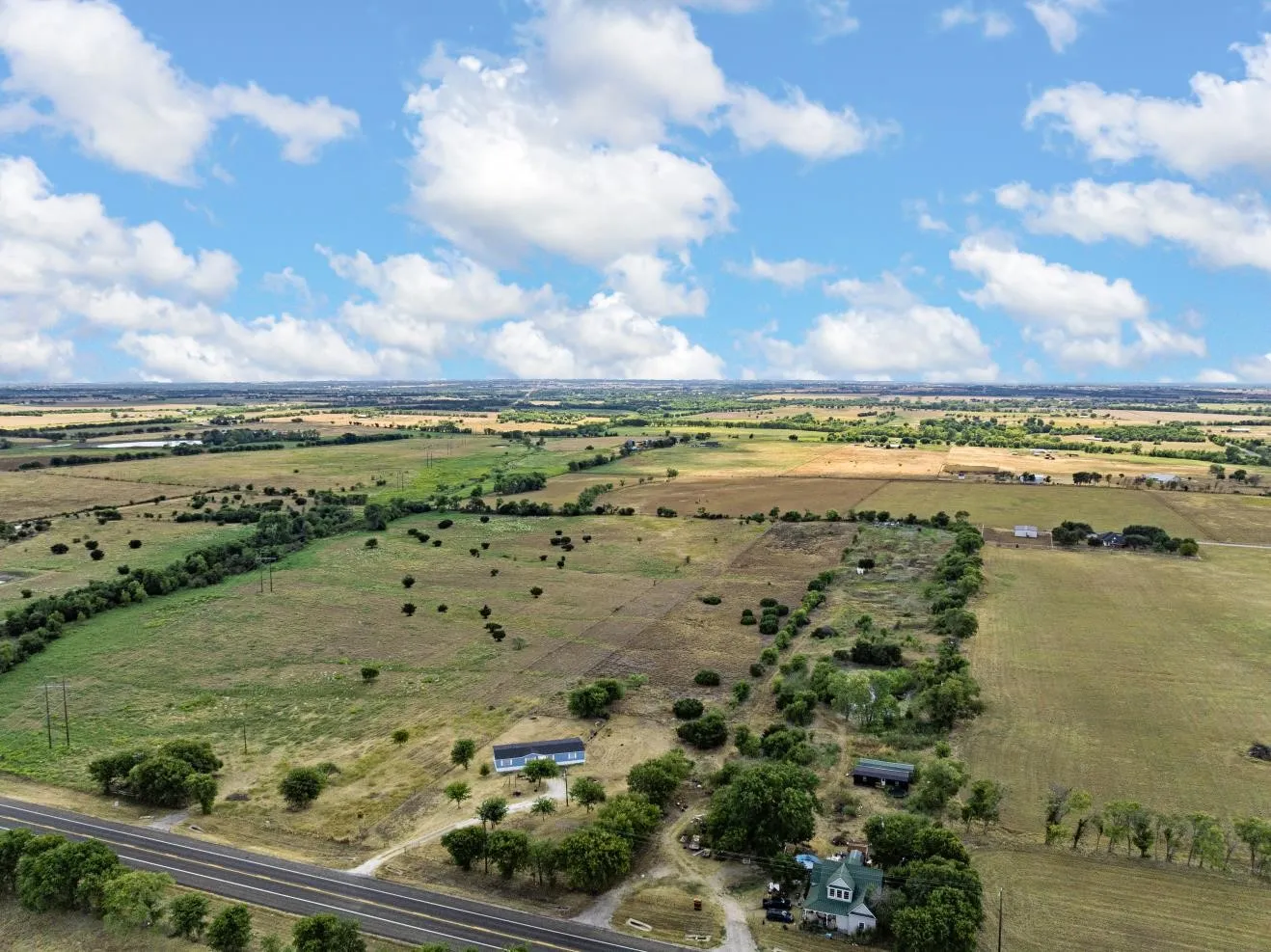 Mobile Home For Sale in Mc Lennan County , 5415 Eddy Gatesville Parkway, Moody, Texas 76557, 4 Bedroom, 2 Bathroom, Garage spaces, 1,872 Sqft, built in 2013, mls#21391783, Real Estate Agent in Moody, Homes For Sale in Mc Lennan county, Homes For Sale in Moody, Realtor in Moody Texas, Real Estate Brokerage Independent Realty Texas, Luminita Cordes Realtor
