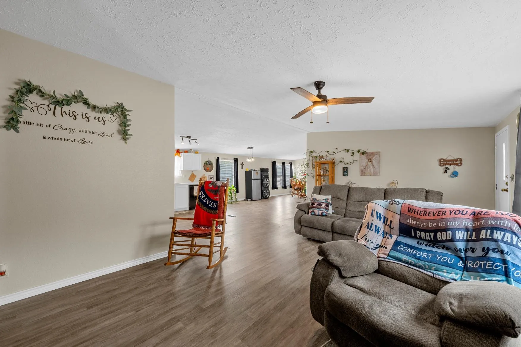 Mobile Home For Sale in Mc Lennan County , 5415 Eddy Gatesville Parkway, Moody, Texas 76557, 4 Bedroom, 2 Bathroom, Garage spaces, 1,872 Sqft, built in 2013, mls#21391783, Real Estate Agent in Moody, Homes For Sale in Mc Lennan county, Homes For Sale in Moody, Realtor in Moody Texas, Real Estate Brokerage Independent Realty Texas, Luminita Cordes Realtor