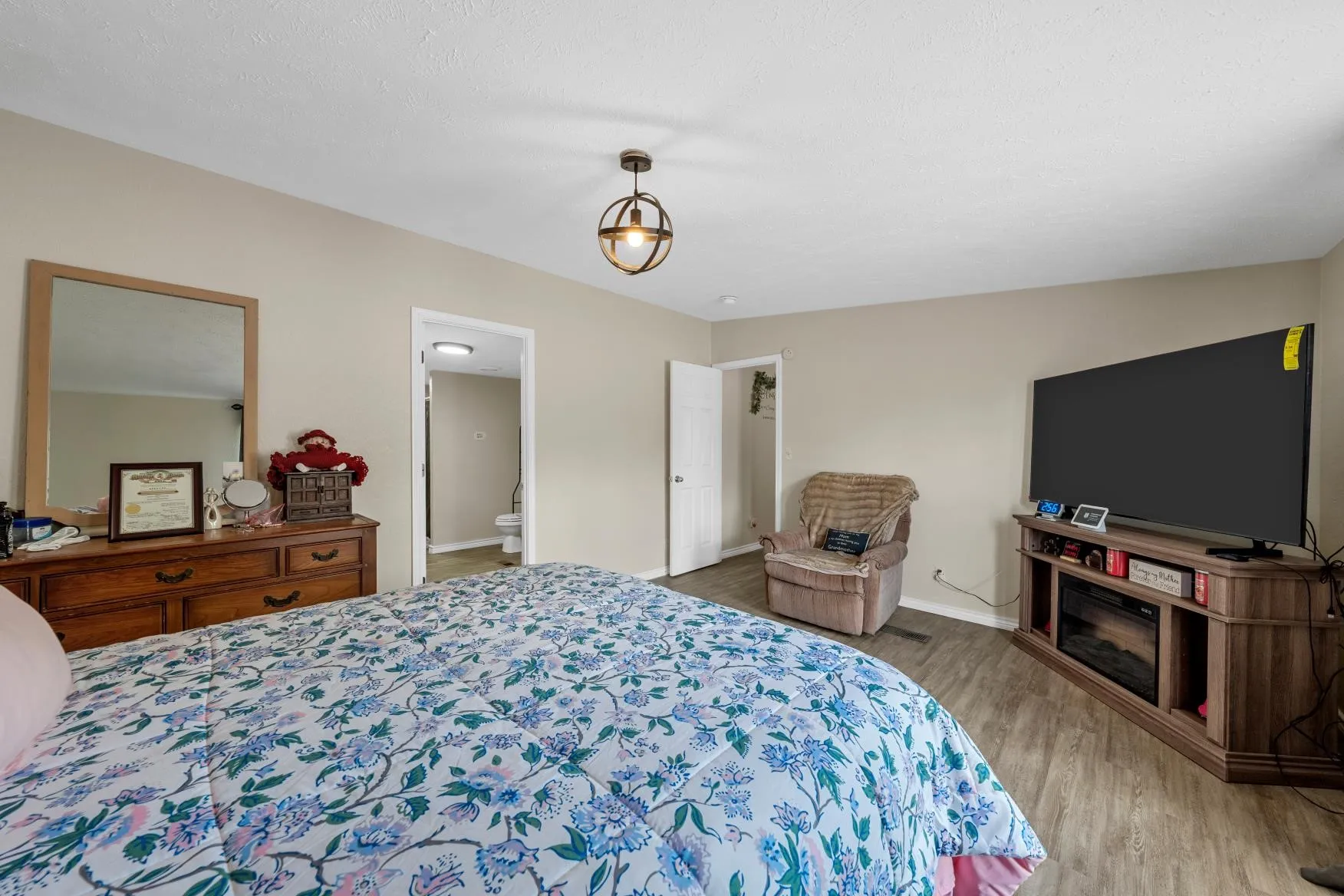 Mobile Home For Sale in Mc Lennan County , 5415 Eddy Gatesville Parkway, Moody, Texas 76557, 4 Bedroom, 2 Bathroom, Garage spaces, 1,872 Sqft, built in 2013, mls#21391783, Real Estate Agent in Moody, Homes For Sale in Mc Lennan county, Homes For Sale in Moody, Realtor in Moody Texas, Real Estate Brokerage Independent Realty Texas, Luminita Cordes Realtor