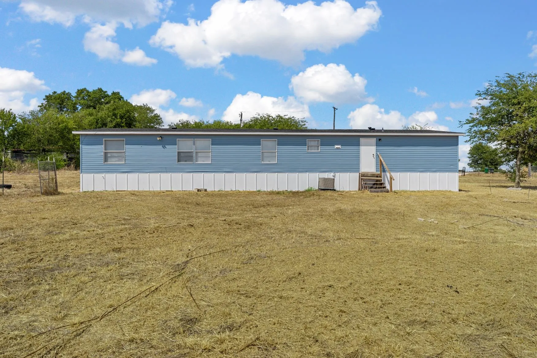 Mobile Home For Sale in Mc Lennan County , 5415 Eddy Gatesville Parkway, Moody, Texas 76557, 4 Bedroom, 2 Bathroom, Garage spaces, 1,872 Sqft, built in 2013, mls#21391783, Real Estate Agent in Moody, Homes For Sale in Mc Lennan county, Homes For Sale in Moody, Realtor in Moody Texas, Real Estate Brokerage Independent Realty Texas, Luminita Cordes Realtor