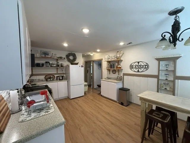 Eat in kitchen