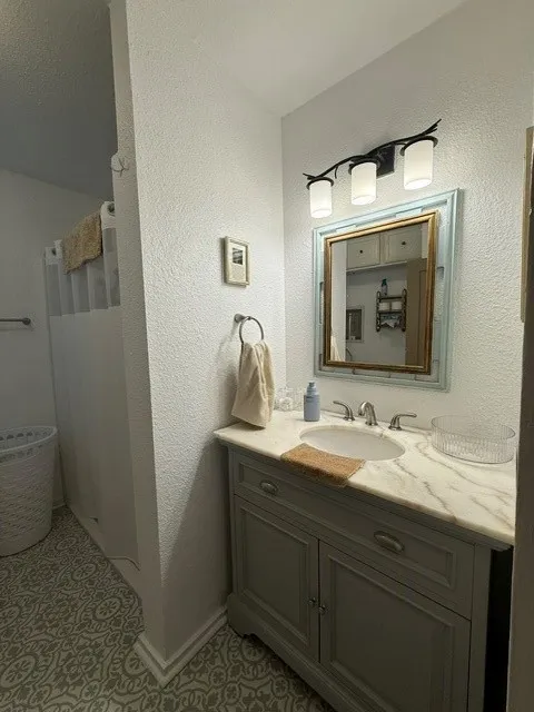 Single Family Residence For Rent in Tarrant County , 6870 Briar Road, Azle, Texas 76020, 1 Bedroom, 1 Bathroom, 2 Garage spaces, 825 Sqft, built in 1970, mls#21391826, Real Estate Agent in Azle, Homes For Rent in Tarrant county, Homes For Rent in Azle, Realtor in Azle Texas, Real Estate Brokerage Independent Realty Texas, Luminita Cordes Realtor