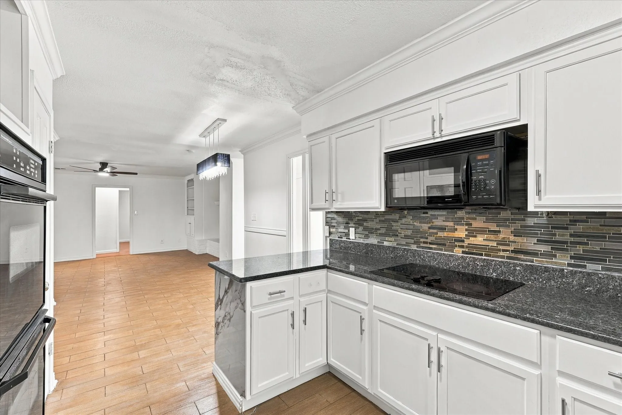 Single Family Residence For Sale in Hunt County , 6408 Chapman Drive, Greenville, Texas 75402, 4 Bedroom, 2 Bathroom, 2 Garage spaces, 2,097 Sqft, built in 1974, mls#21387230, Real Estate Agent in Greenville, Homes For Sale in Hunt county, Homes For Sale in Greenville, Realtor in Greenville Texas, Real Estate Brokerage Independent Realty Texas, Luminita Cordes Realtor
