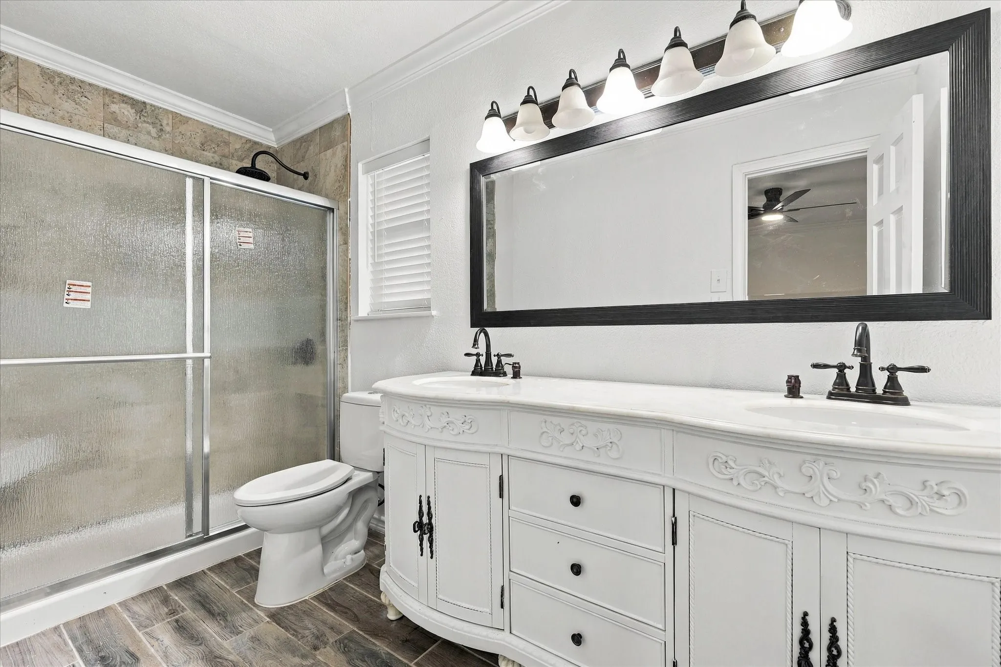 Single Family Residence For Sale in Hunt County , 6408 Chapman Drive, Greenville, Texas 75402, 4 Bedroom, 2 Bathroom, 2 Garage spaces, 2,097 Sqft, built in 1974, mls#21387230, Real Estate Agent in Greenville, Homes For Sale in Hunt county, Homes For Sale in Greenville, Realtor in Greenville Texas, Real Estate Brokerage Independent Realty Texas, Luminita Cordes Realtor