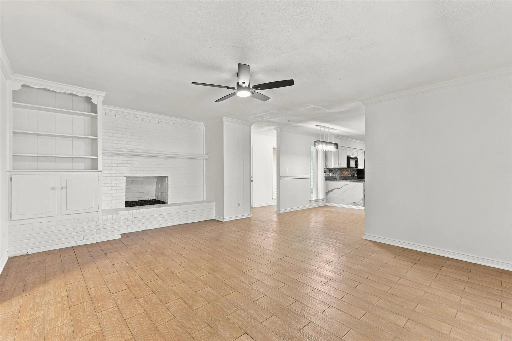 Single Family Residence For Sale in Hunt County , 6408 Chapman Drive, Greenville, Texas 75402, 4 Bedroom, 2 Bathroom, 2 Garage spaces, 2,097 Sqft, built in 1974, mls#21387230, Real Estate Agent in Greenville, Homes For Sale in Hunt county, Homes For Sale in Greenville, Realtor in Greenville Texas, Real Estate Brokerage Independent Realty Texas, Luminita Cordes Realtor
