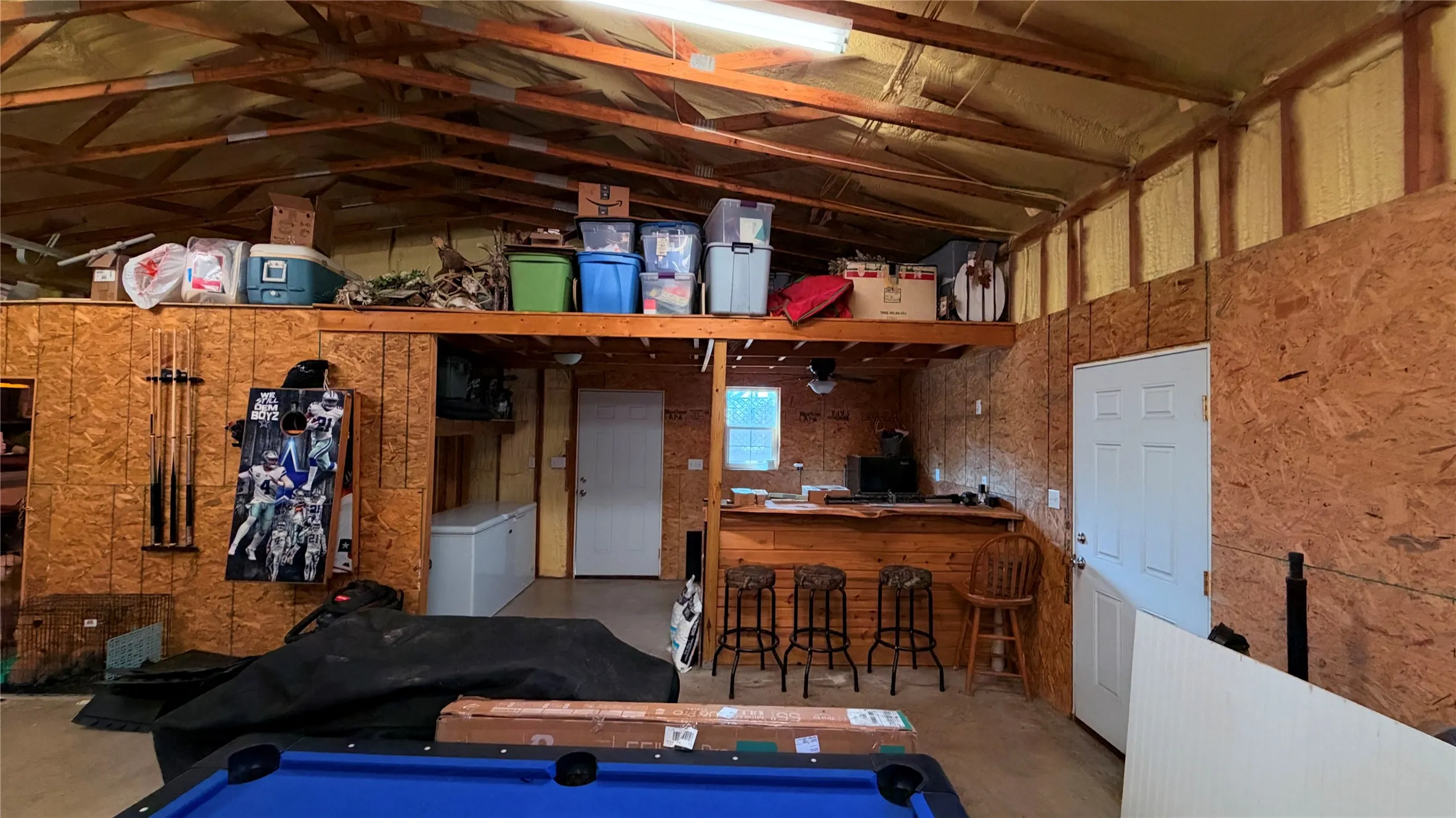 Single Family Residence For Sale in Fannin County , 328 County Road 4664, Leonard, Texas 75452, 4 Bedroom, 3 Bathroom, 1 Garage spaces, 1,932 Sqft, built in 1983, mls#21391855, Real Estate Agent in Leonard, Homes For Sale in Fannin county, Homes For Sale in Leonard, Realtor in Leonard Texas, Real Estate Brokerage Independent Realty Texas, Luminita Cordes Realtor