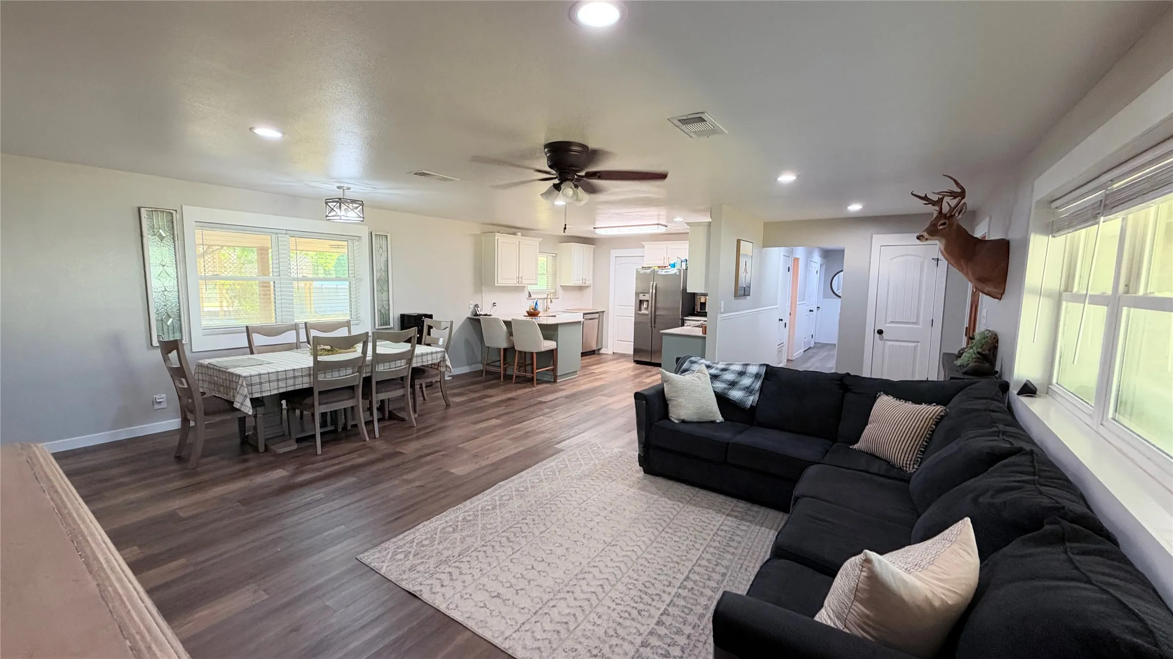 Single Family Residence For Sale in Fannin County , 328 County Road 4664, Leonard, Texas 75452, 4 Bedroom, 3 Bathroom, 1 Garage spaces, 1,932 Sqft, built in 1983, mls#21391855, Real Estate Agent in Leonard, Homes For Sale in Fannin county, Homes For Sale in Leonard, Realtor in Leonard Texas, Real Estate Brokerage Independent Realty Texas, Luminita Cordes Realtor