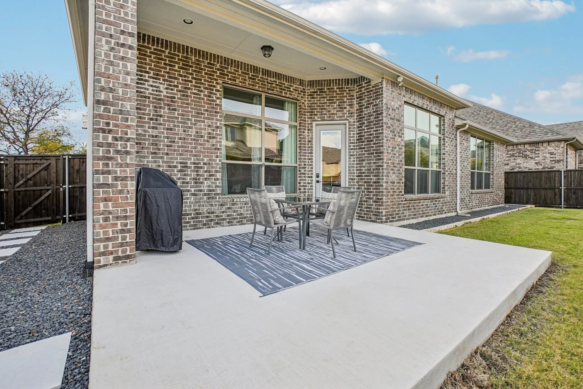 Single Family Residence For Rent in Rockwall County , 1036 Windy Hill Lane, Rockwall, Texas 75087, 5 Bedroom, 4 Bathroom, 3 Garage spaces, 3,372 Sqft, built in 2017, mls#21391842, Real Estate Agent in Rockwall, Homes For Rent in Rockwall county, Homes For Rent in Rockwall, Realtor in Rockwall Texas, Real Estate Brokerage Independent Realty Texas, Luminita Cordes Realtor