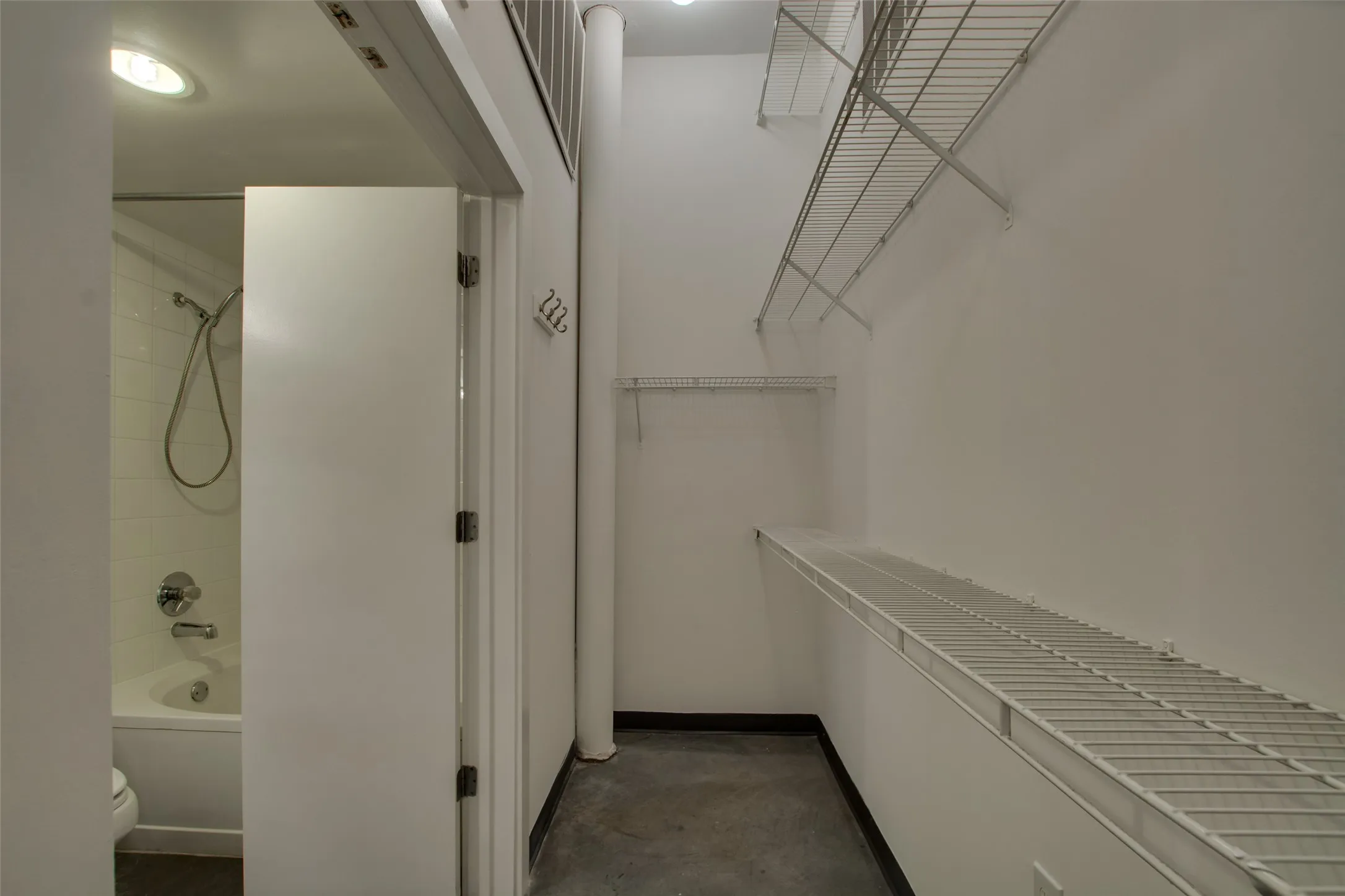 Condominium For Rent in Dallas County , 2502 Live Oak Street 336, Dallas, Texas 75204, 0, 1 Bathroom, 1 Garage spaces, 894 Sqft, built in 1998, mls#21391857, Real Estate Agent in Dallas, Homes For Rent in Dallas county, Homes For Rent in Dallas, Realtor in Dallas Texas, Real Estate Brokerage Independent Realty Texas, Luminita Cordes Realtor