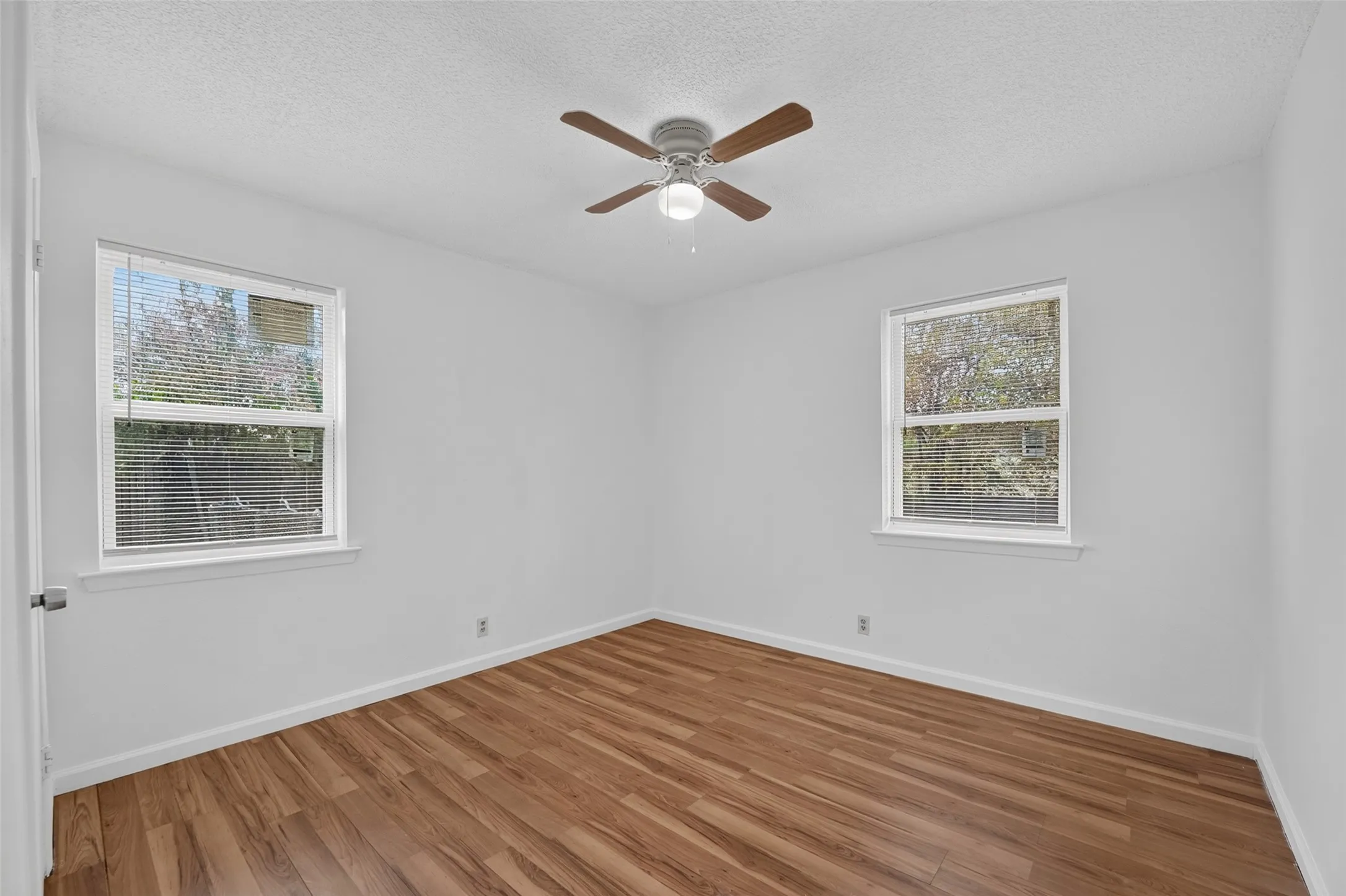 Single Family Residence For Sale in Tarrant County , 5921 Jackie Terrace, Watauga, Texas 76148, 3 Bedroom, 2 Bathroom, 2 Garage spaces, 1,318 Sqft, built in 1971, mls#21391862, Real Estate Agent in Watauga, Homes For Sale in Tarrant county, Homes For Sale in Watauga, Realtor in Watauga Texas, Real Estate Brokerage Independent Realty Texas, Luminita Cordes Realtor