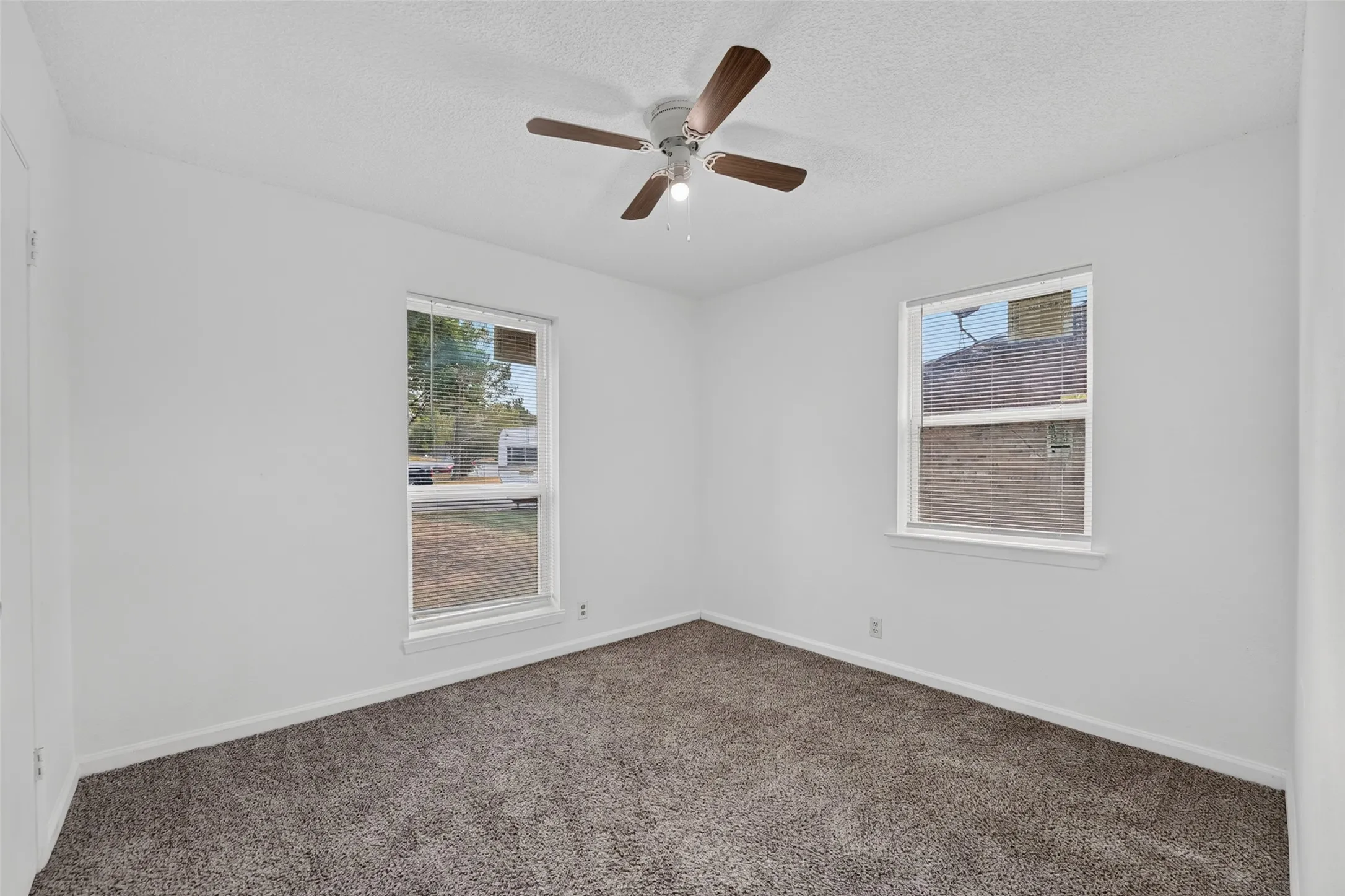 Single Family Residence For Sale in Tarrant County , 5921 Jackie Terrace, Watauga, Texas 76148, 3 Bedroom, 2 Bathroom, 2 Garage spaces, 1,318 Sqft, built in 1971, mls#21391862, Real Estate Agent in Watauga, Homes For Sale in Tarrant county, Homes For Sale in Watauga, Realtor in Watauga Texas, Real Estate Brokerage Independent Realty Texas, Luminita Cordes Realtor