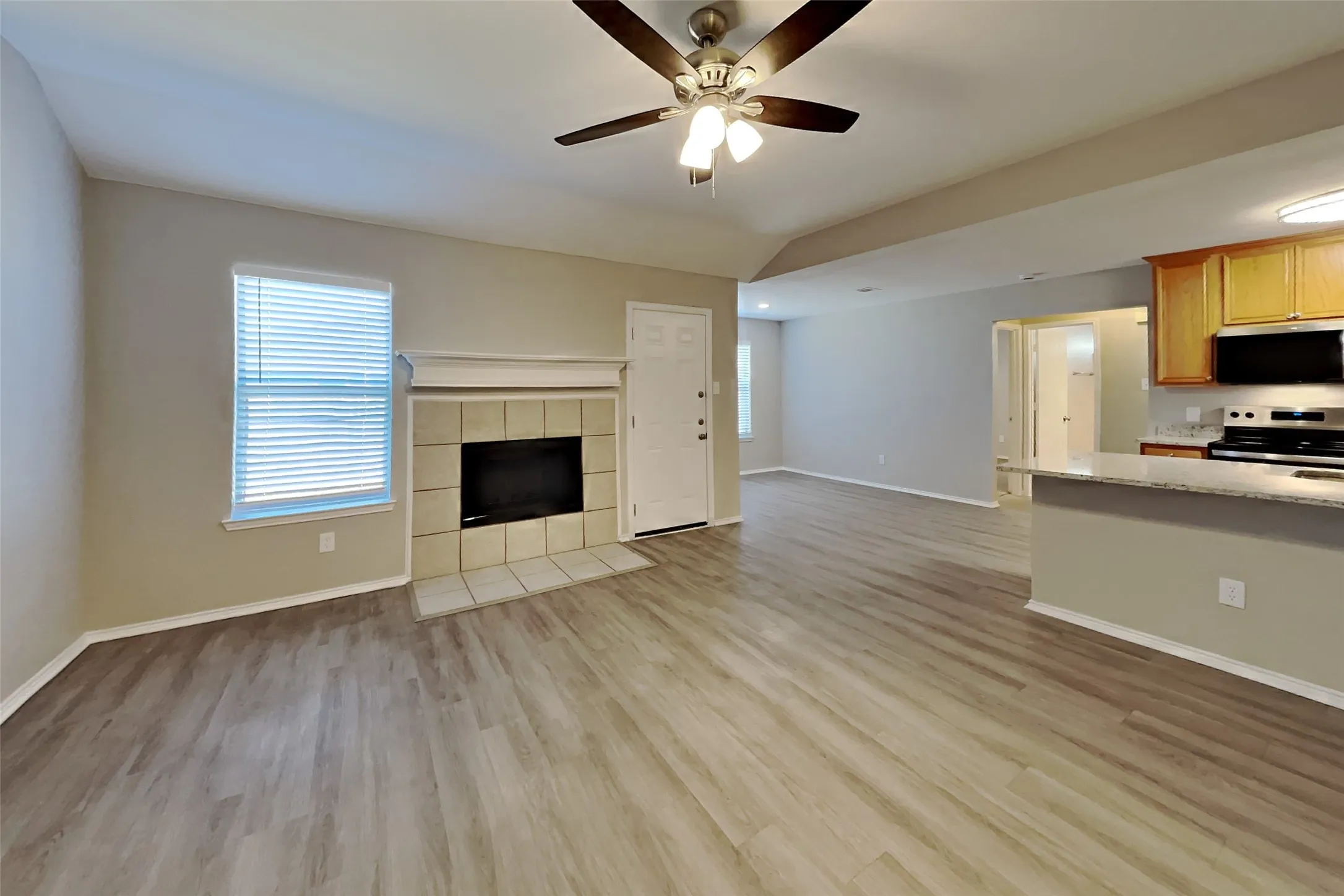 Single Family Residence For Rent in Tarrant County , 1709 Ryanfeld Drive, Mansfield, Texas 76063, 3 Bedroom, 2 Bathroom, 2 Garage spaces, 1,620 Sqft, built in 2002, mls#21391854, Real Estate Agent in Mansfield, Homes For Rent in Tarrant county, Homes For Rent in Mansfield, Realtor in Mansfield Texas, Real Estate Brokerage Independent Realty Texas, Luminita Cordes Realtor