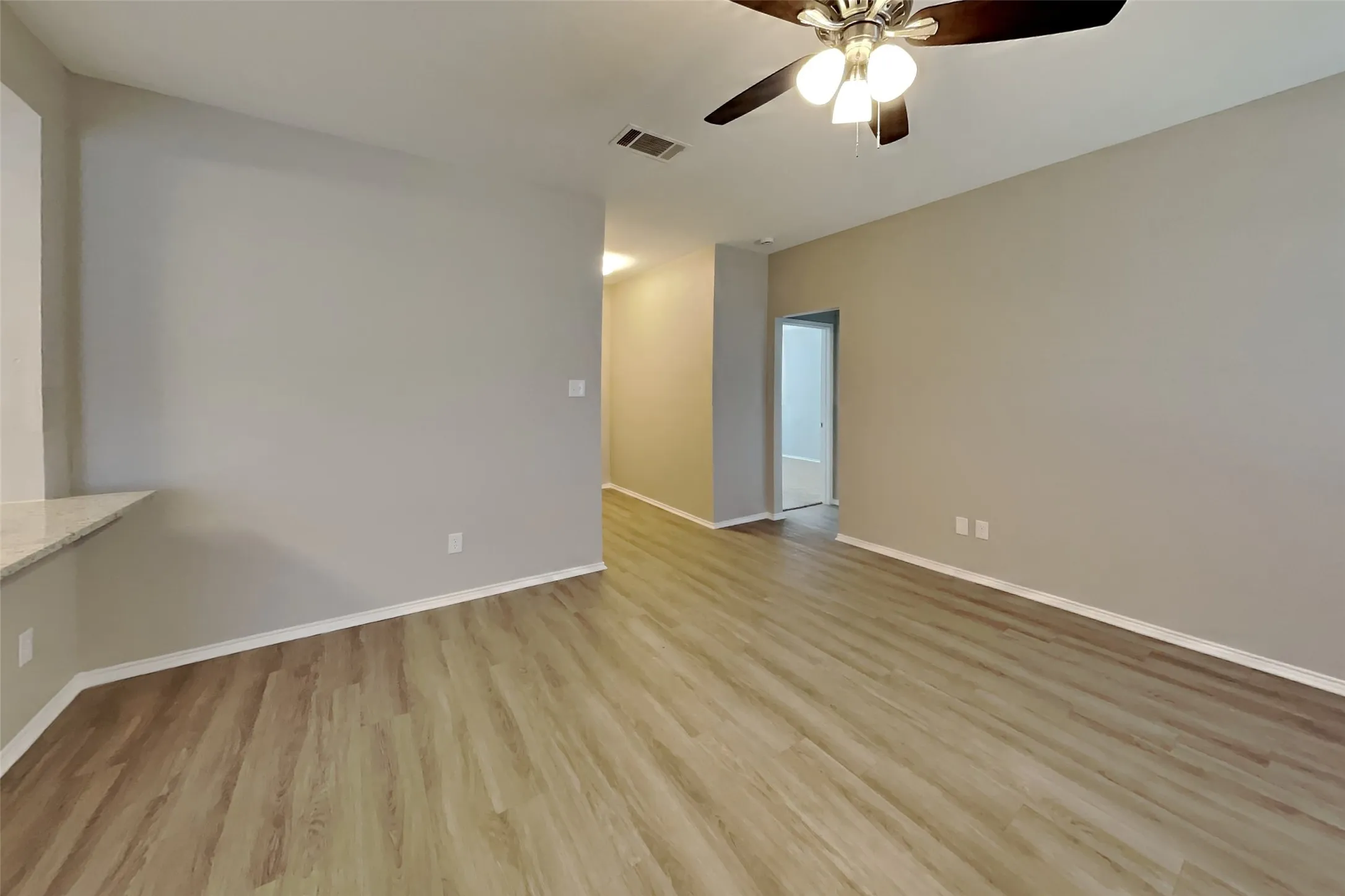 Single Family Residence For Rent in Tarrant County , 1709 Ryanfeld Drive, Mansfield, Texas 76063, 3 Bedroom, 2 Bathroom, 2 Garage spaces, 1,620 Sqft, built in 2002, mls#21391854, Real Estate Agent in Mansfield, Homes For Rent in Tarrant county, Homes For Rent in Mansfield, Realtor in Mansfield Texas, Real Estate Brokerage Independent Realty Texas, Luminita Cordes Realtor