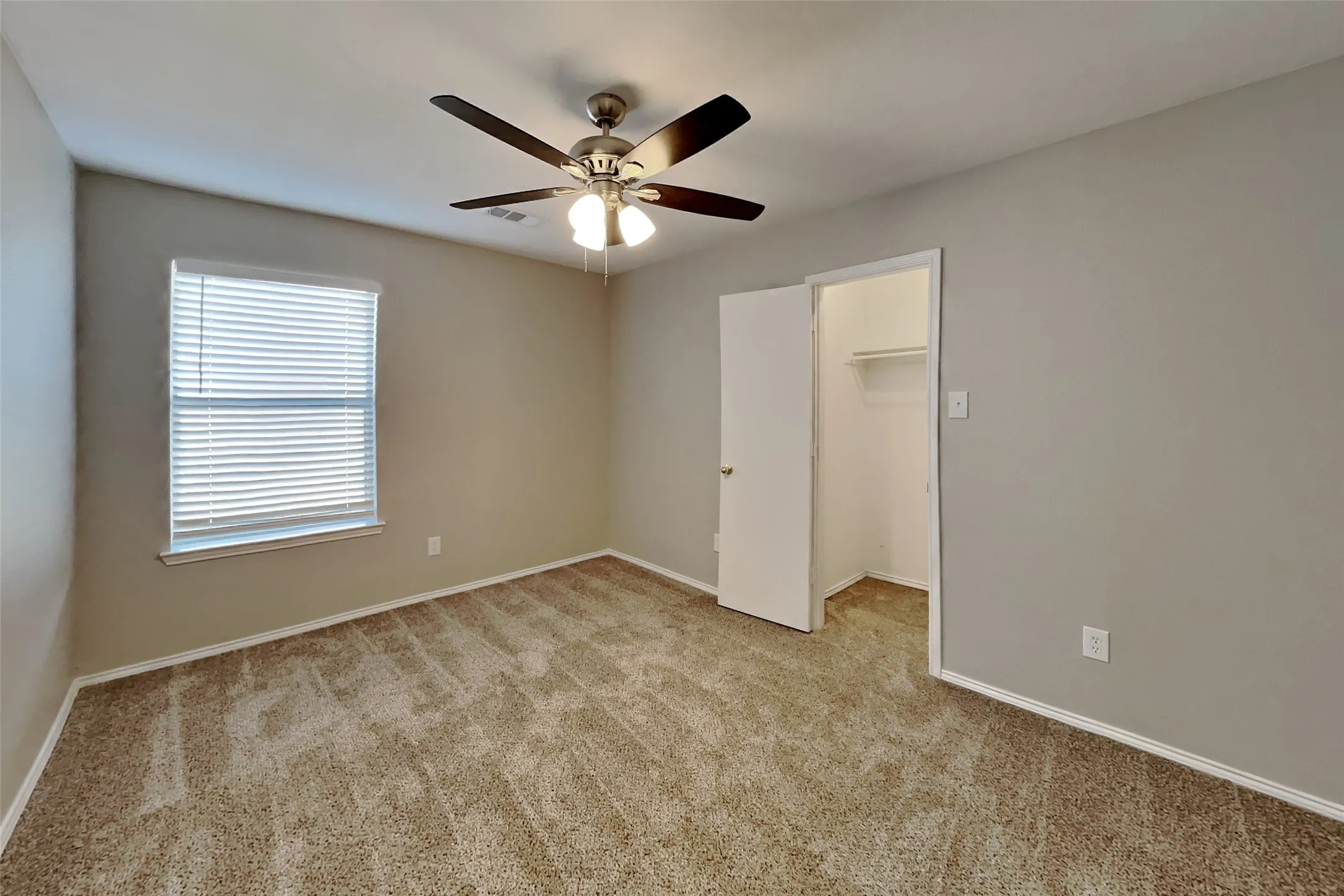 Single Family Residence For Rent in Tarrant County , 1709 Ryanfeld Drive, Mansfield, Texas 76063, 3 Bedroom, 2 Bathroom, 2 Garage spaces, 1,620 Sqft, built in 2002, mls#21391854, Real Estate Agent in Mansfield, Homes For Rent in Tarrant county, Homes For Rent in Mansfield, Realtor in Mansfield Texas, Real Estate Brokerage Independent Realty Texas, Luminita Cordes Realtor