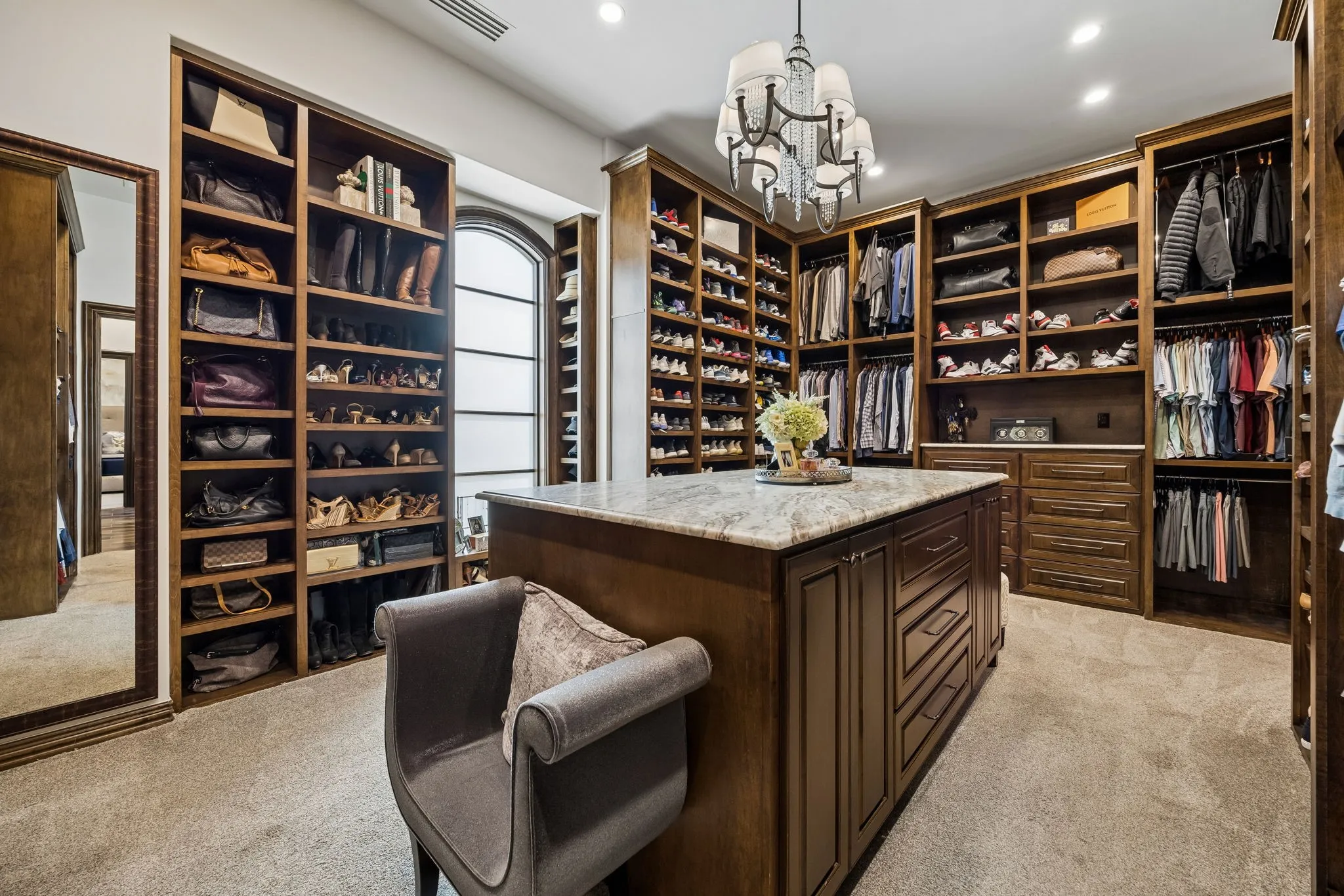 The photo doesn't do this Primary Closet Justice