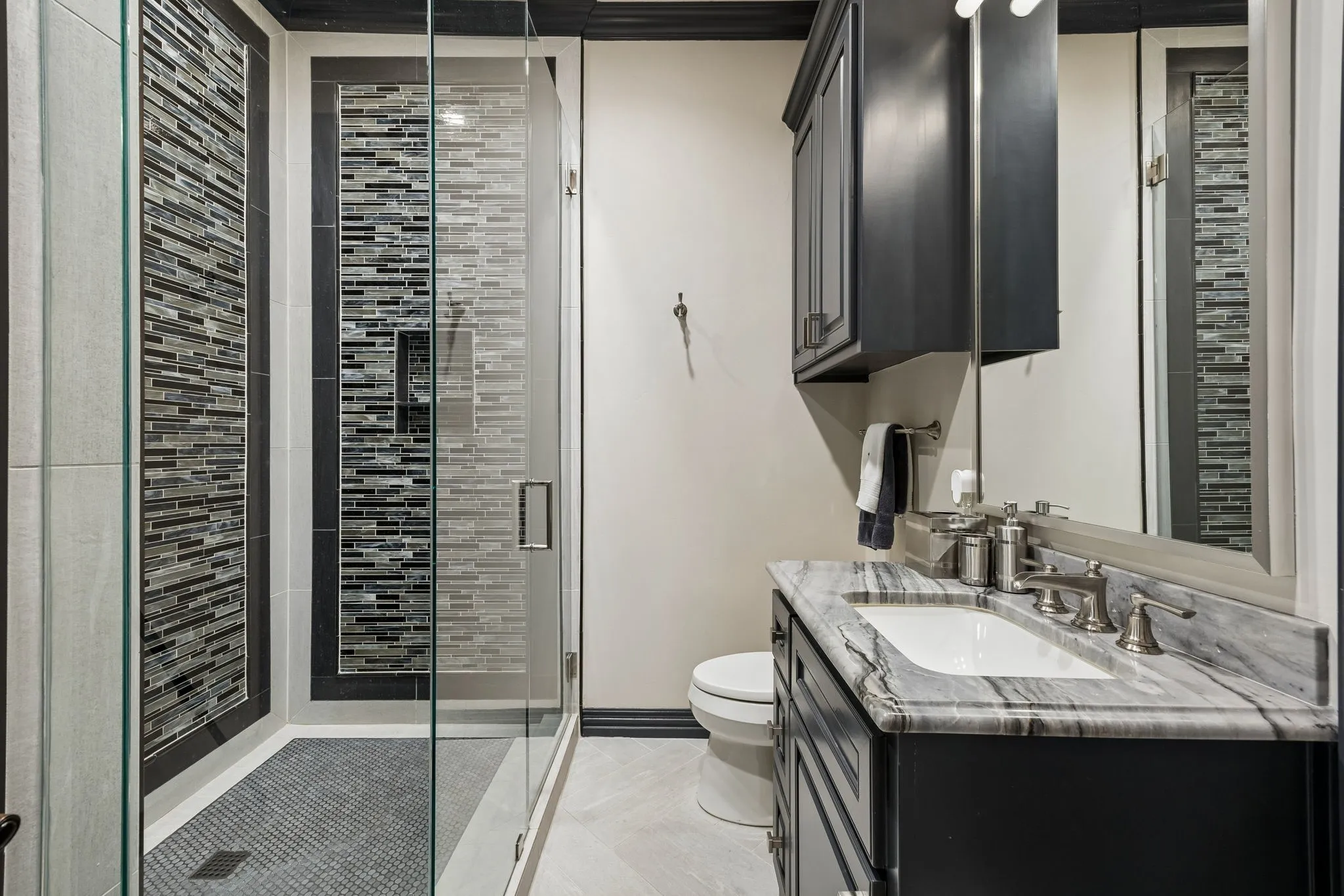 Single Family Residence For Sale in Tarrant County , 1609 Cheek Sparger Road, Colleyville, Texas 76034, 5 Bedroom, 8 Bathroom, 5 Garage spaces, 14,476 Sqft, built in 2001, mls#21382929, Real Estate Agent in Colleyville, Homes For Sale in Tarrant county, Homes For Sale in Colleyville, Realtor in Colleyville Texas, Real Estate Brokerage Independent Realty Texas, Luminita Cordes Realtor