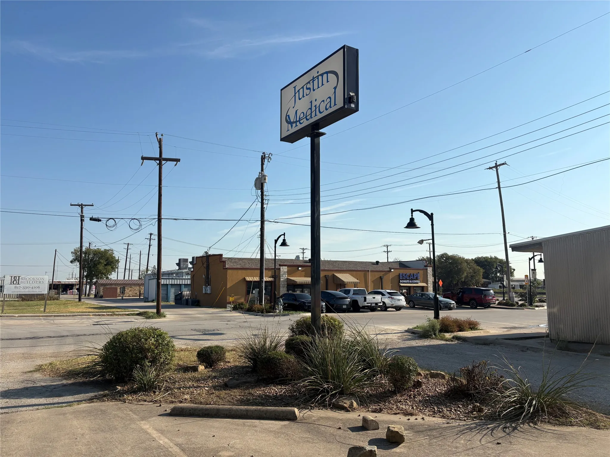 Office For Rent in Denton County , 111 W 5th Street, Justin, Texas 76247, 0, 0, Garage spaces, 0 Sqft, built in 2002, mls#21391864, Real Estate Agent in Justin, Homes For Rent in Denton county, Homes For Rent in Justin, Realtor in Justin Texas, Real Estate Brokerage Independent Realty Texas, Luminita Cordes Realtor