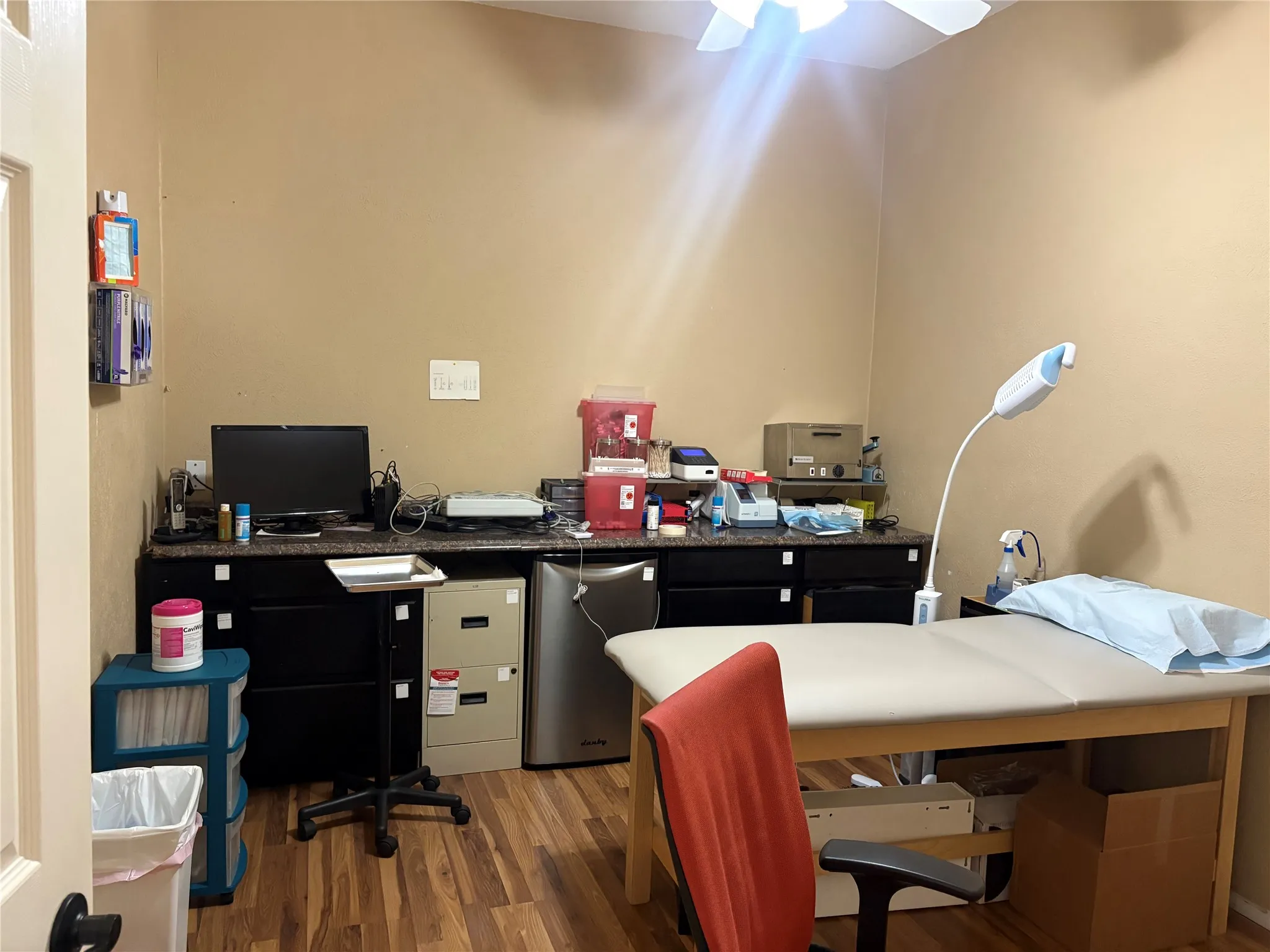 Office For Rent in Denton County , 111 W 5th Street, Justin, Texas 76247, 0, 0, Garage spaces, 0 Sqft, built in 2002, mls#21391864, Real Estate Agent in Justin, Homes For Rent in Denton county, Homes For Rent in Justin, Realtor in Justin Texas, Real Estate Brokerage Independent Realty Texas, Luminita Cordes Realtor