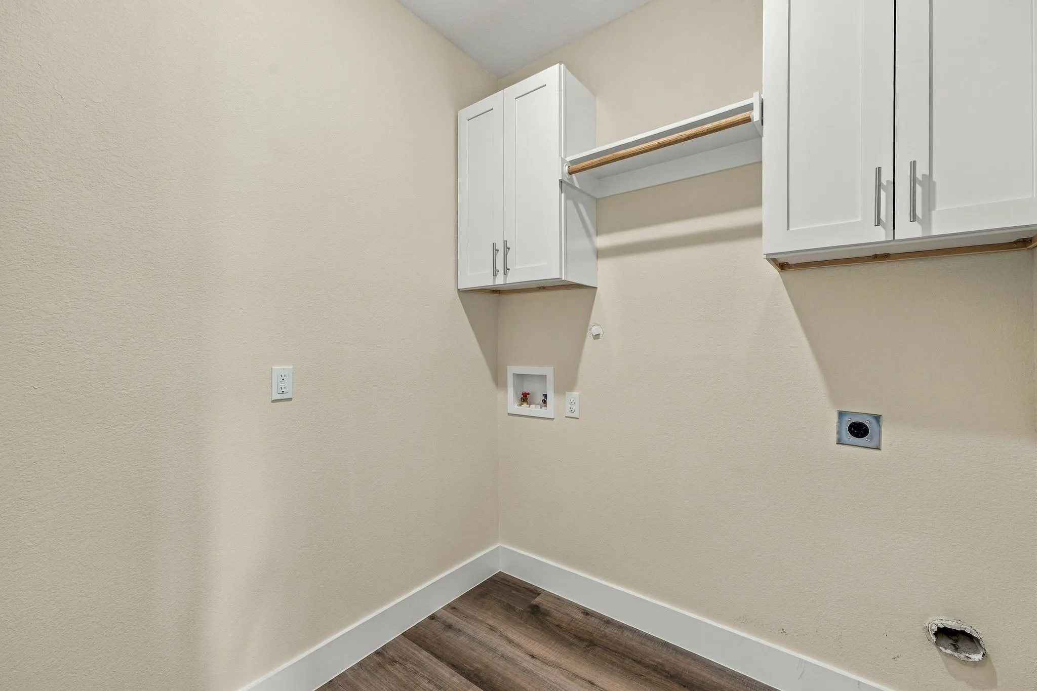 Single Family Residence For Sale in Hood County , 4825 Wichita Street, Granbury, Texas 76048, 3 Bedroom, 2 Bathroom, 2 Garage spaces, 1,634 Sqft, built in 2024, mls#21387297, Real Estate Agent in Granbury, Homes For Sale in Hood county, Homes For Sale in Granbury, Realtor in Granbury Texas, Real Estate Brokerage Independent Realty Texas, Luminita Cordes Realtor