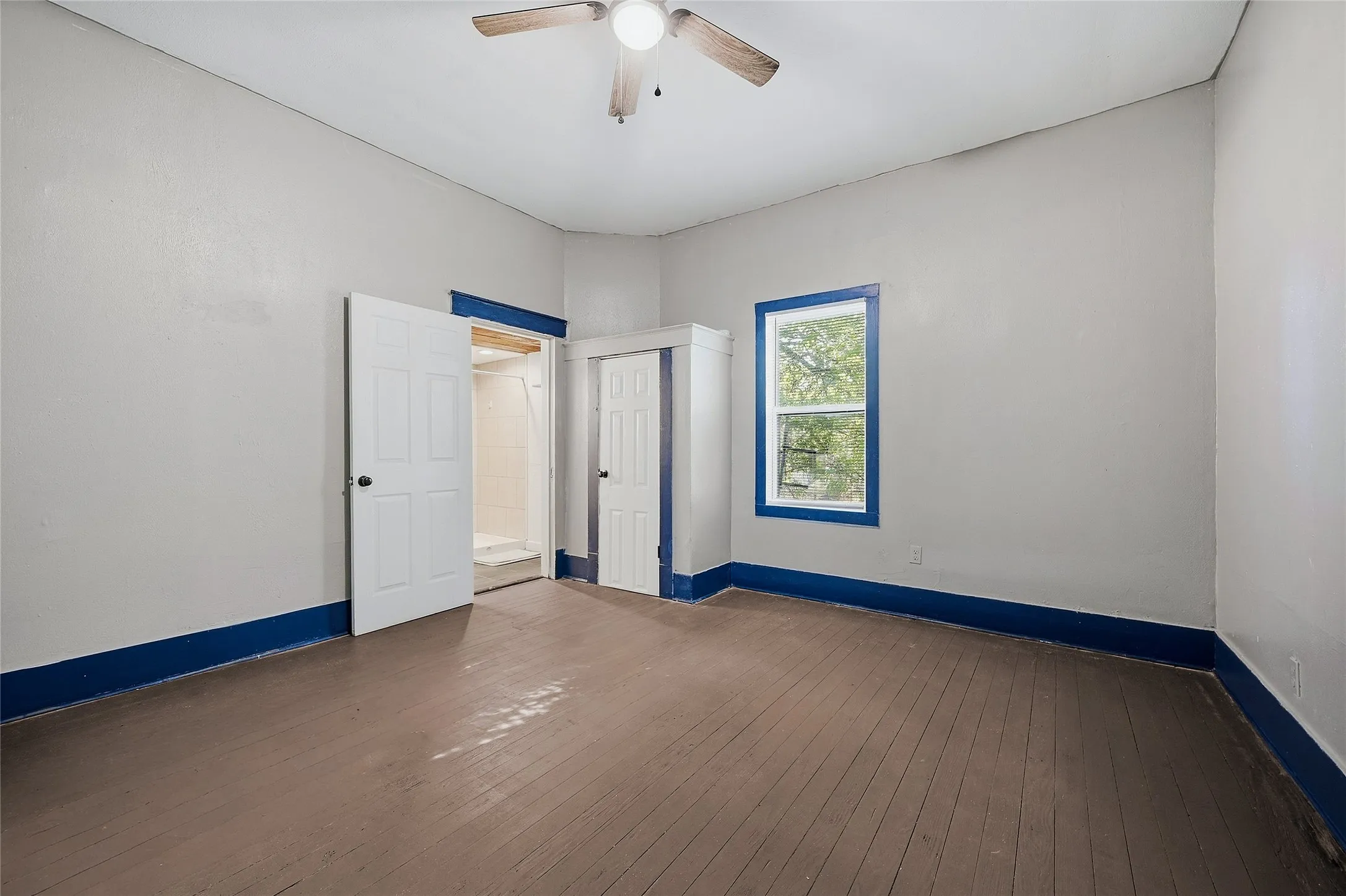 Single Family Residence For Rent in Grayson County , 605 E Woodard Street, Denison, Texas 75021, 2 Bedroom, 1 Bathroom, Garage spaces, 980 Sqft, built in 1900, mls#21391863, Real Estate Agent in Denison, Homes For Rent in Grayson county, Homes For Rent in Denison, Realtor in Denison Texas, Real Estate Brokerage Independent Realty Texas, Luminita Cordes Realtor