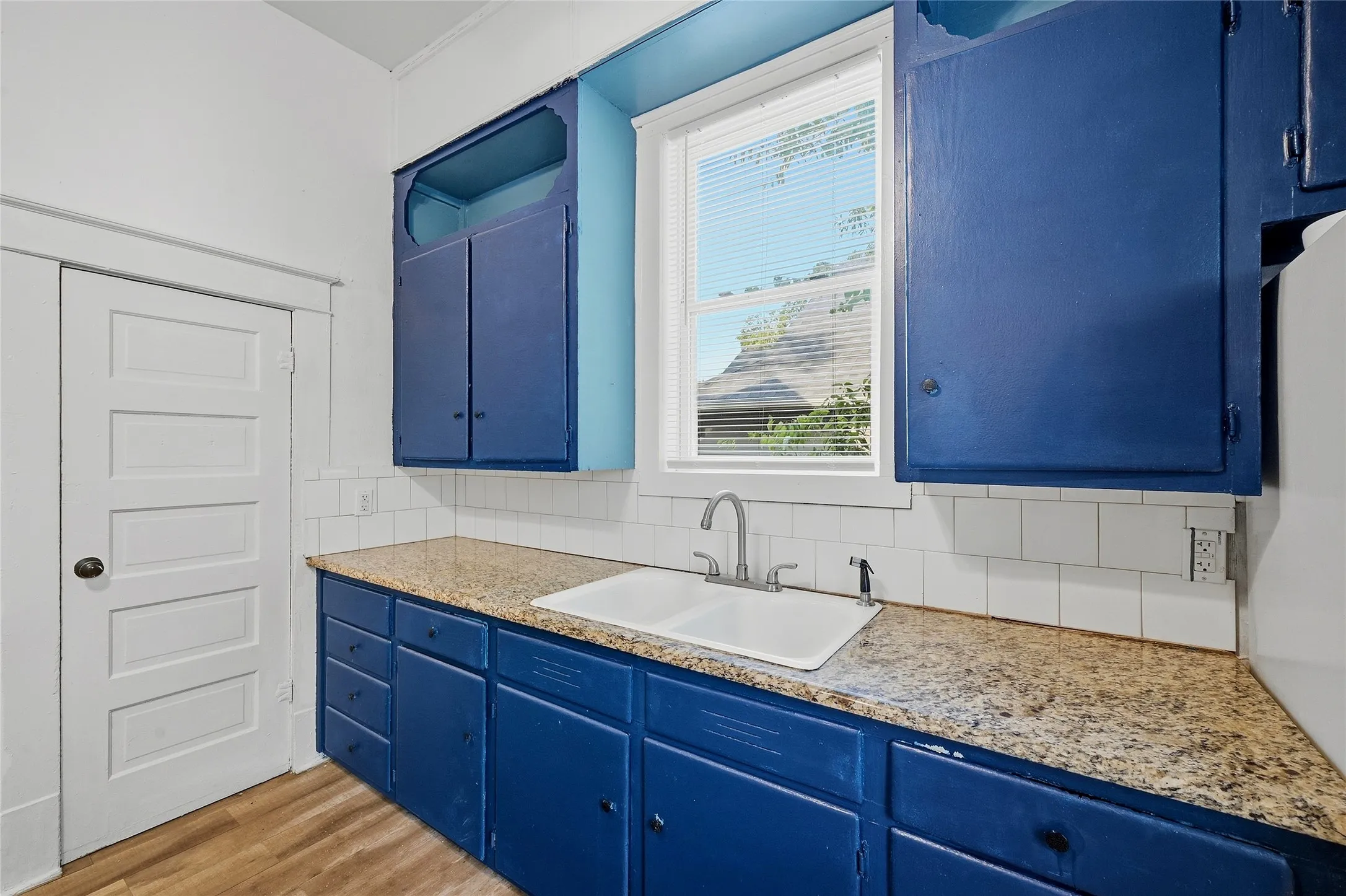 Single Family Residence For Rent in Grayson County , 605 E Woodard Street, Denison, Texas 75021, 2 Bedroom, 1 Bathroom, Garage spaces, 980 Sqft, built in 1900, mls#21391863, Real Estate Agent in Denison, Homes For Rent in Grayson county, Homes For Rent in Denison, Realtor in Denison Texas, Real Estate Brokerage Independent Realty Texas, Luminita Cordes Realtor