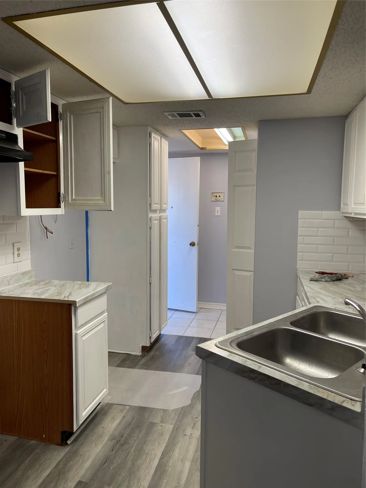 Single Family Residence For Rent in Dallas County , 3149 Royal Lane, Dallas, Texas 75229, 2 Bedroom, 2 Bathroom, 1 Garage spaces, 1,078 Sqft, built in 1983, mls#21377737, Real Estate Agent in Dallas, Homes For Rent in Dallas county, Homes For Rent in Dallas, Realtor in Dallas Texas, Real Estate Brokerage Independent Realty Texas, Luminita Cordes Realtor
