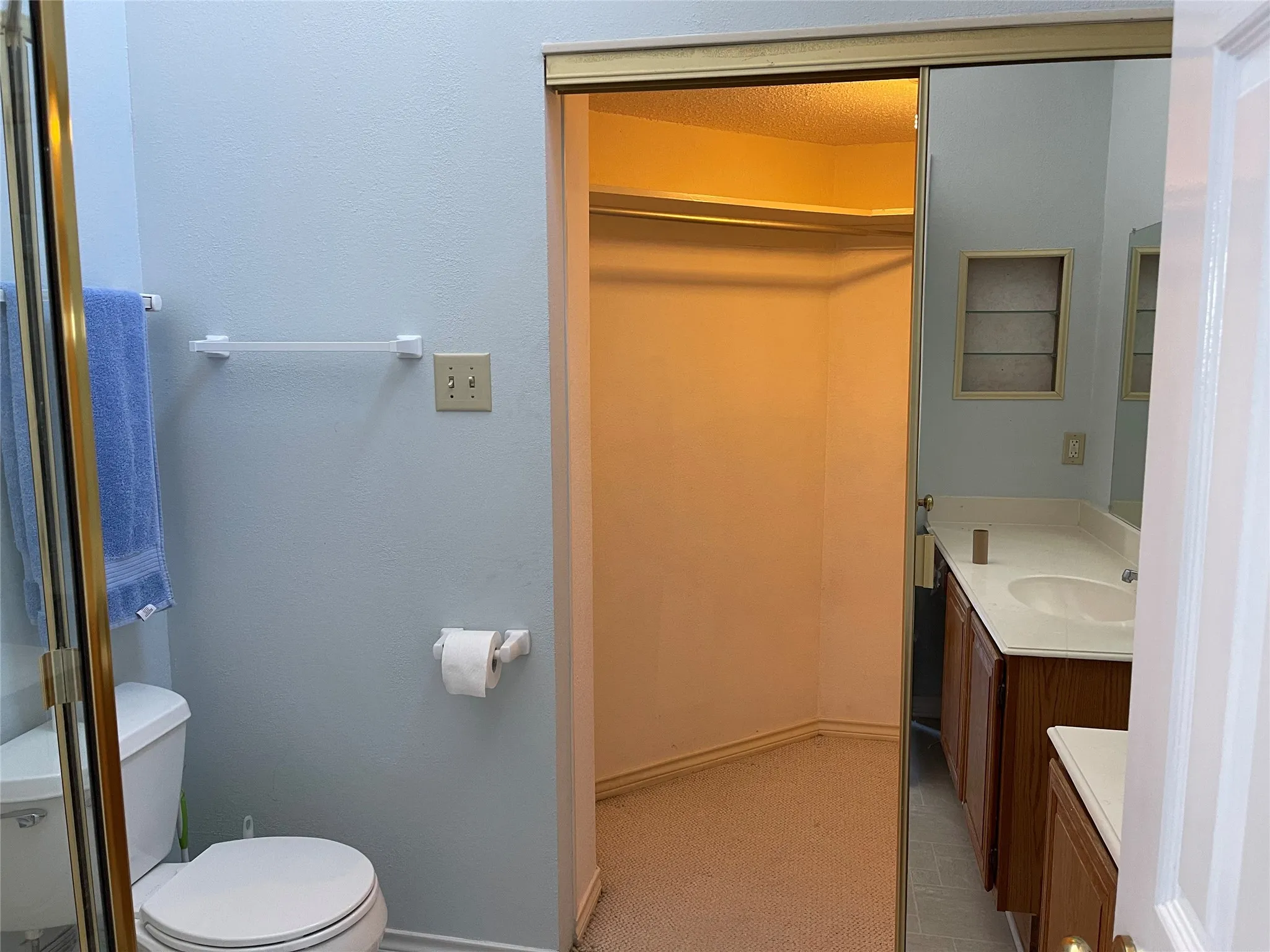 Single Family Residence For Rent in Dallas County , 3149 Royal Lane, Dallas, Texas 75229, 2 Bedroom, 2 Bathroom, 1 Garage spaces, 1,078 Sqft, built in 1983, mls#21377737, Real Estate Agent in Dallas, Homes For Rent in Dallas county, Homes For Rent in Dallas, Realtor in Dallas Texas, Real Estate Brokerage Independent Realty Texas, Luminita Cordes Realtor