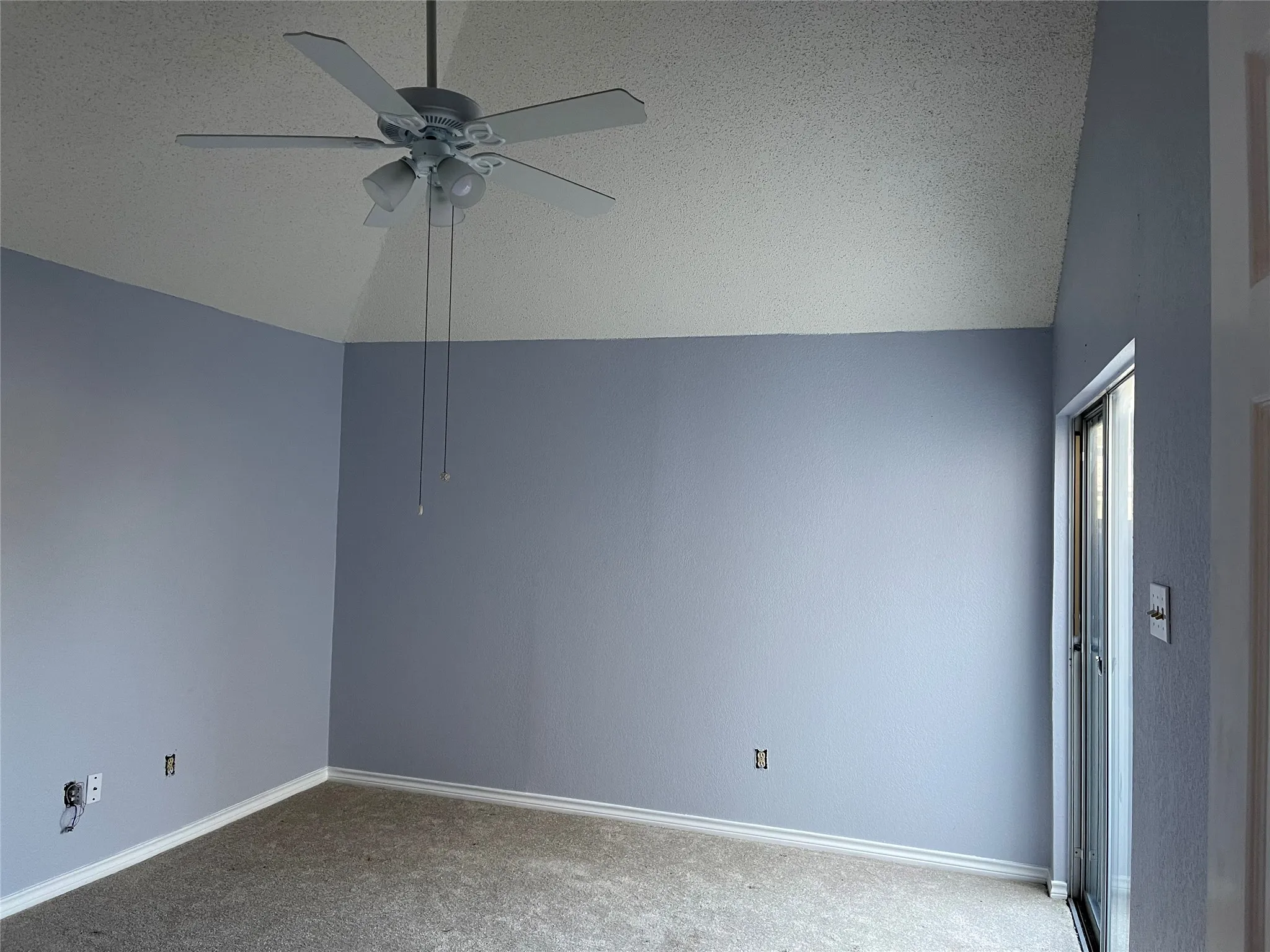 Single Family Residence For Rent in Dallas County , 3149 Royal Lane, Dallas, Texas 75229, 2 Bedroom, 2 Bathroom, 1 Garage spaces, 1,078 Sqft, built in 1983, mls#21377737, Real Estate Agent in Dallas, Homes For Rent in Dallas county, Homes For Rent in Dallas, Realtor in Dallas Texas, Real Estate Brokerage Independent Realty Texas, Luminita Cordes Realtor