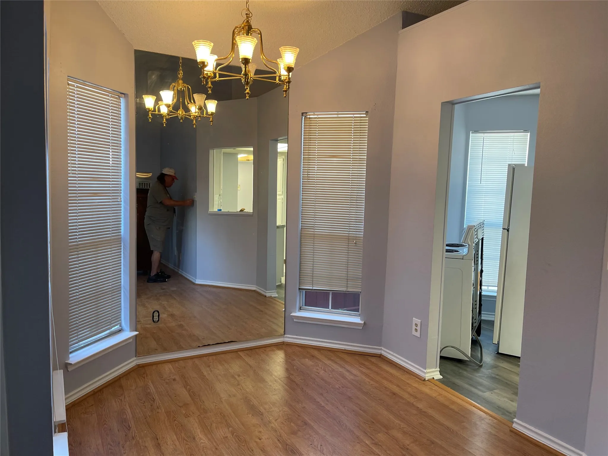 Single Family Residence For Rent in Dallas County , 3149 Royal Lane, Dallas, Texas 75229, 2 Bedroom, 2 Bathroom, 1 Garage spaces, 1,078 Sqft, built in 1983, mls#21377737, Real Estate Agent in Dallas, Homes For Rent in Dallas county, Homes For Rent in Dallas, Realtor in Dallas Texas, Real Estate Brokerage Independent Realty Texas, Luminita Cordes Realtor