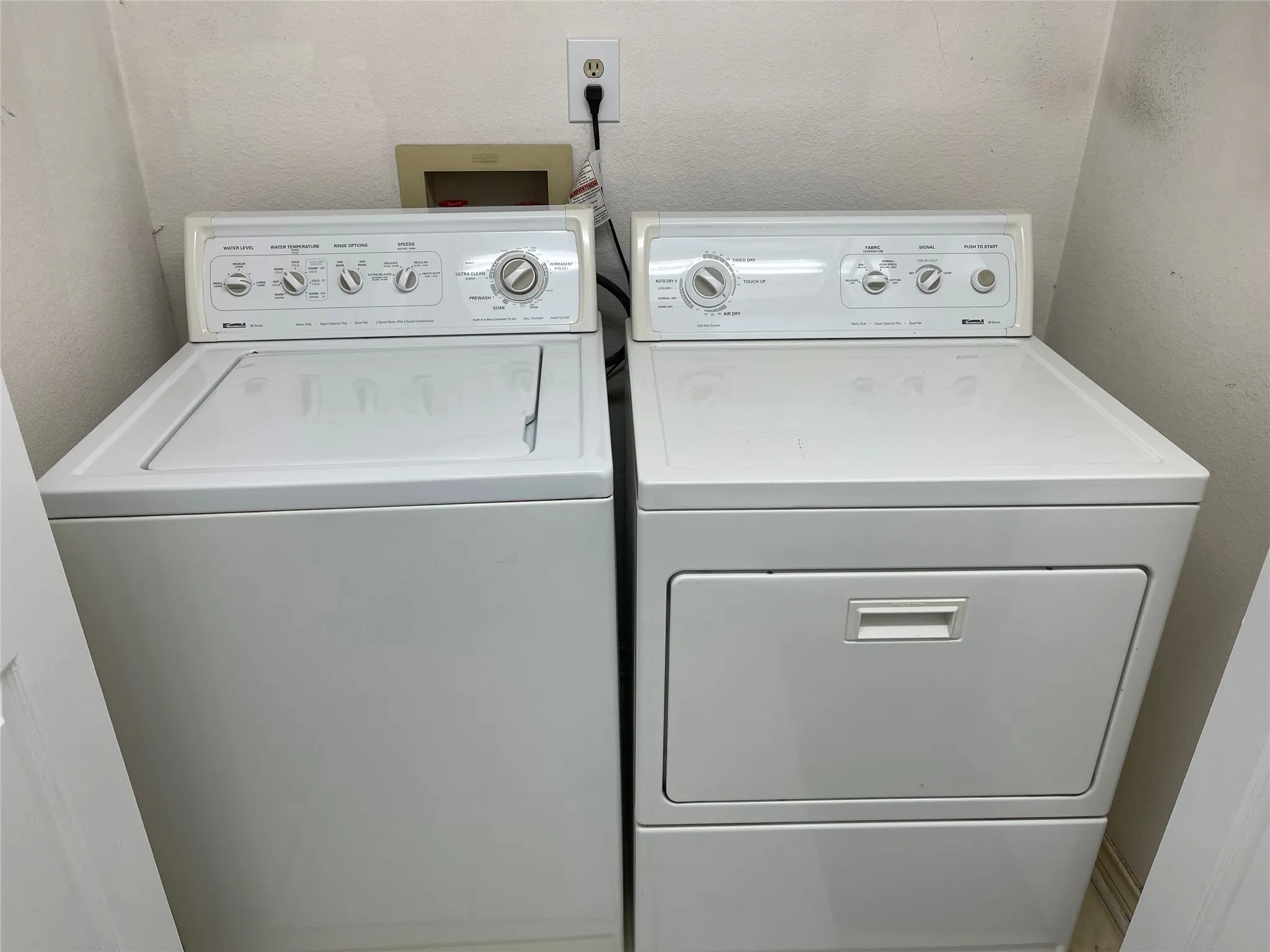 Single Family Residence For Rent in Dallas County , 3149 Royal Lane, Dallas, Texas 75229, 2 Bedroom, 2 Bathroom, 1 Garage spaces, 1,078 Sqft, built in 1983, mls#21377737, Real Estate Agent in Dallas, Homes For Rent in Dallas county, Homes For Rent in Dallas, Realtor in Dallas Texas, Real Estate Brokerage Independent Realty Texas, Luminita Cordes Realtor