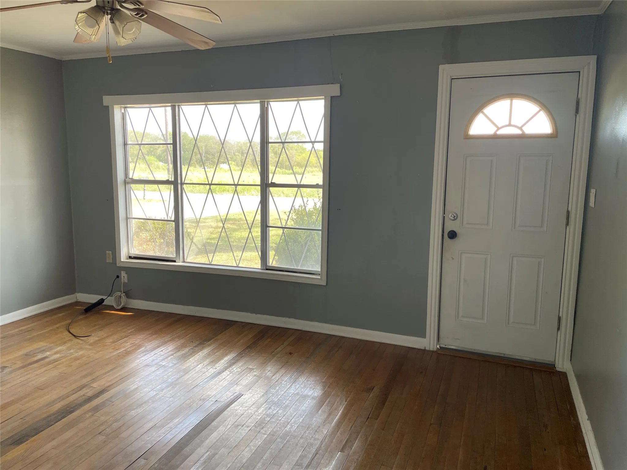 Single Family Residence For Sale in Mc Lennan County , 219 Playdium Drive, West, Texas 76691, 3 Bedroom, 1 Bathroom, 2 Garage spaces, 996 Sqft, built in 1962, mls#21391866, Real Estate Agent in West, Homes For Sale in Mc Lennan county, Homes For Sale in West, Realtor in West Texas, Real Estate Brokerage Independent Realty Texas, Luminita Cordes Realtor