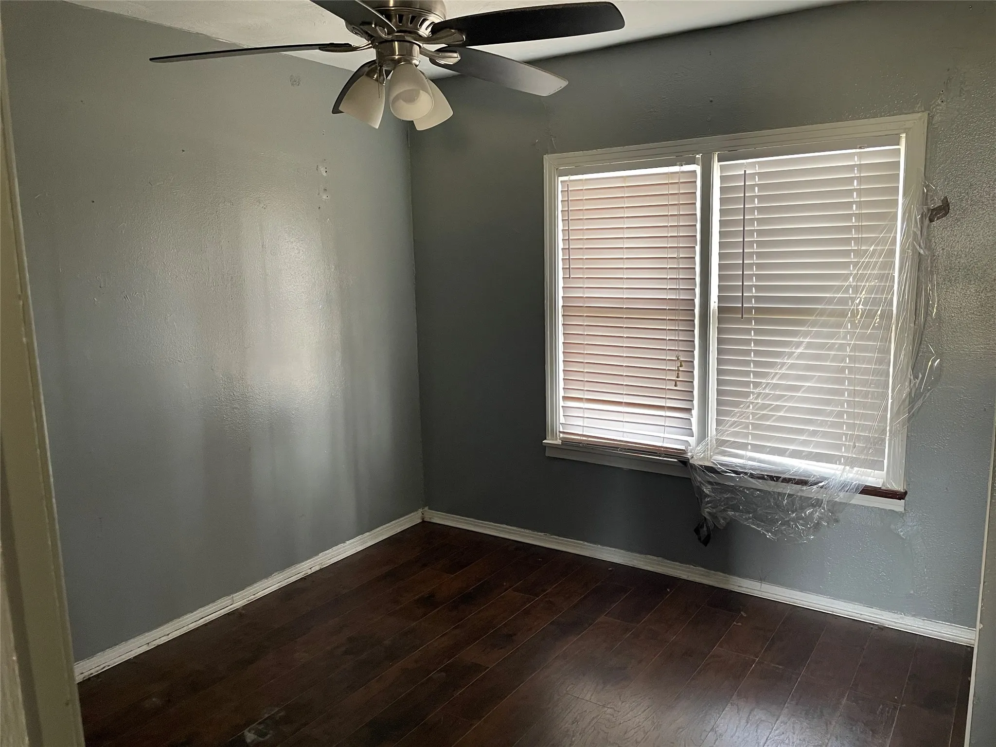 Single Family Residence For Sale in Mc Lennan County , 219 Playdium Drive, West, Texas 76691, 3 Bedroom, 1 Bathroom, 2 Garage spaces, 996 Sqft, built in 1962, mls#21391866, Real Estate Agent in West, Homes For Sale in Mc Lennan county, Homes For Sale in West, Realtor in West Texas, Real Estate Brokerage Independent Realty Texas, Luminita Cordes Realtor