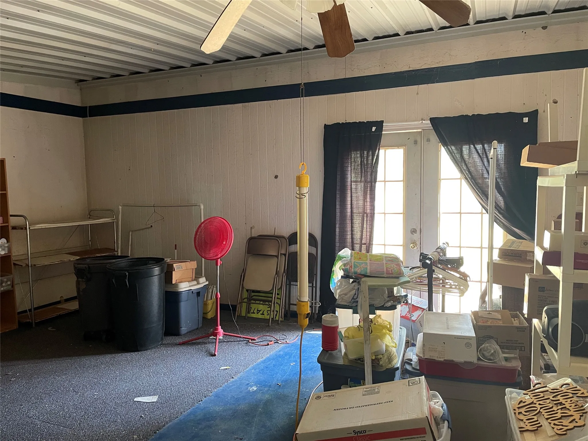 Single Family Residence For Sale in Mc Lennan County , 219 Playdium Drive, West, Texas 76691, 3 Bedroom, 1 Bathroom, 2 Garage spaces, 996 Sqft, built in 1962, mls#21391866, Real Estate Agent in West, Homes For Sale in Mc Lennan county, Homes For Sale in West, Realtor in West Texas, Real Estate Brokerage Independent Realty Texas, Luminita Cordes Realtor
