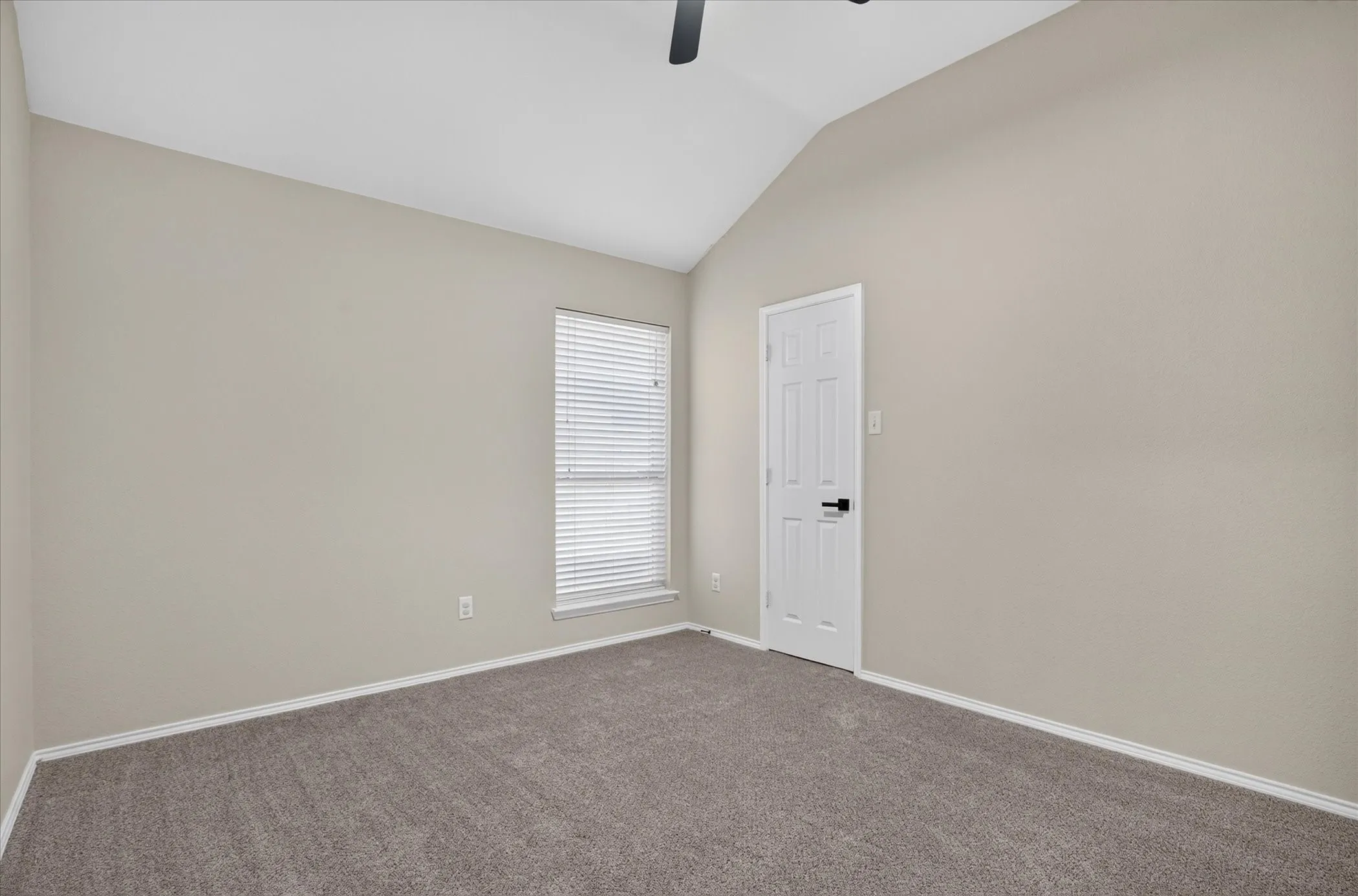 Single Family Residence For Sale in Johnson County , 1004 Eden Street, Burleson, Texas 76028, 4 Bedroom, 2 Bathroom, 2 Garage spaces, 2,138 Sqft, built in 2002, mls#21391867, Real Estate Agent in Burleson, Homes For Sale in Johnson county, Homes For Sale in Burleson, Realtor in Burleson Texas, Real Estate Brokerage Independent Realty Texas, Luminita Cordes Realtor