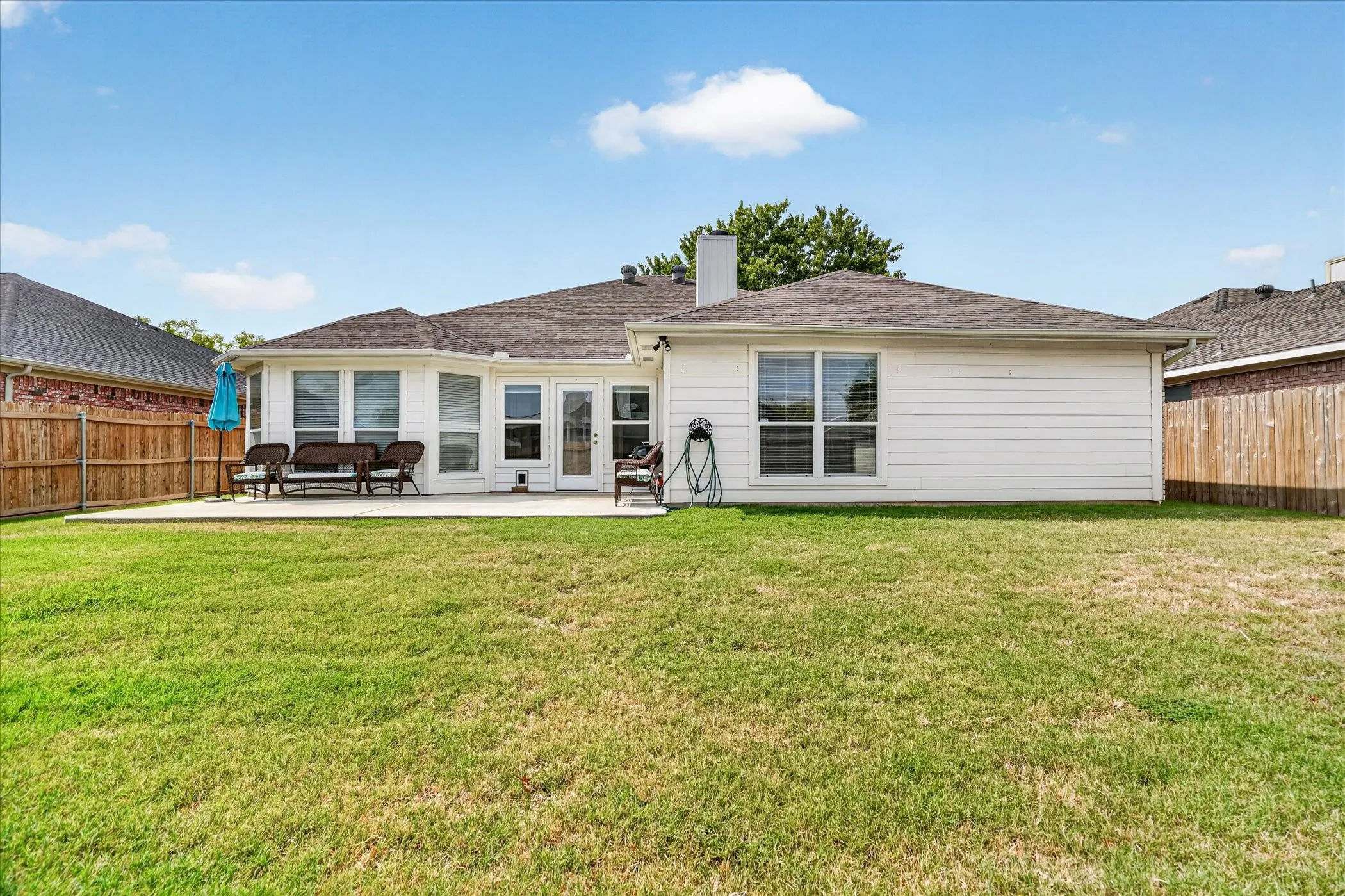 Single Family Residence For Sale in Johnson County , 1004 Eden Street, Burleson, Texas 76028, 4 Bedroom, 2 Bathroom, 2 Garage spaces, 2,138 Sqft, built in 2002, mls#21391867, Real Estate Agent in Burleson, Homes For Sale in Johnson county, Homes For Sale in Burleson, Realtor in Burleson Texas, Real Estate Brokerage Independent Realty Texas, Luminita Cordes Realtor