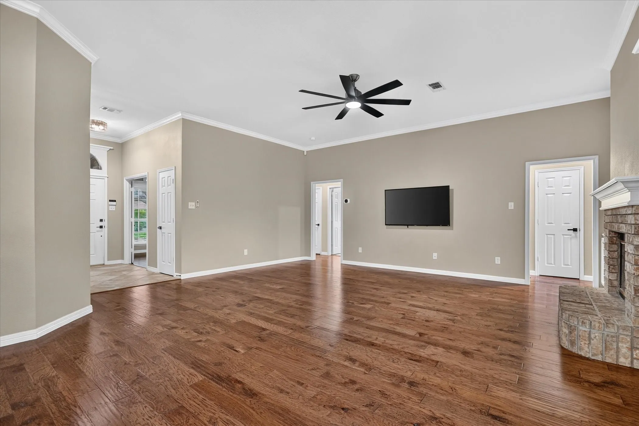 Single Family Residence For Sale in Johnson County , 1004 Eden Street, Burleson, Texas 76028, 4 Bedroom, 2 Bathroom, 2 Garage spaces, 2,138 Sqft, built in 2002, mls#21391867, Real Estate Agent in Burleson, Homes For Sale in Johnson county, Homes For Sale in Burleson, Realtor in Burleson Texas, Real Estate Brokerage Independent Realty Texas, Luminita Cordes Realtor