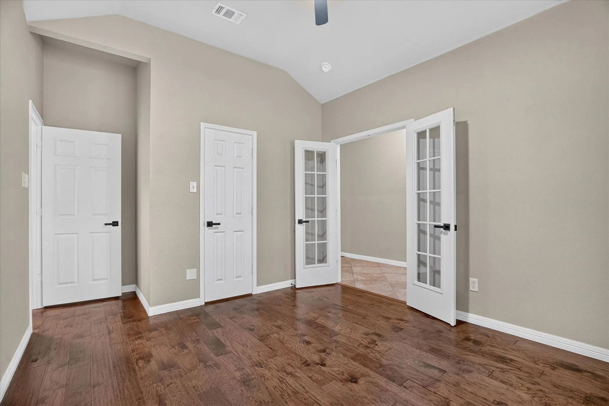 Single Family Residence For Sale in Johnson County , 1004 Eden Street, Burleson, Texas 76028, 4 Bedroom, 2 Bathroom, 2 Garage spaces, 2,138 Sqft, built in 2002, mls#21391867, Real Estate Agent in Burleson, Homes For Sale in Johnson county, Homes For Sale in Burleson, Realtor in Burleson Texas, Real Estate Brokerage Independent Realty Texas, Luminita Cordes Realtor