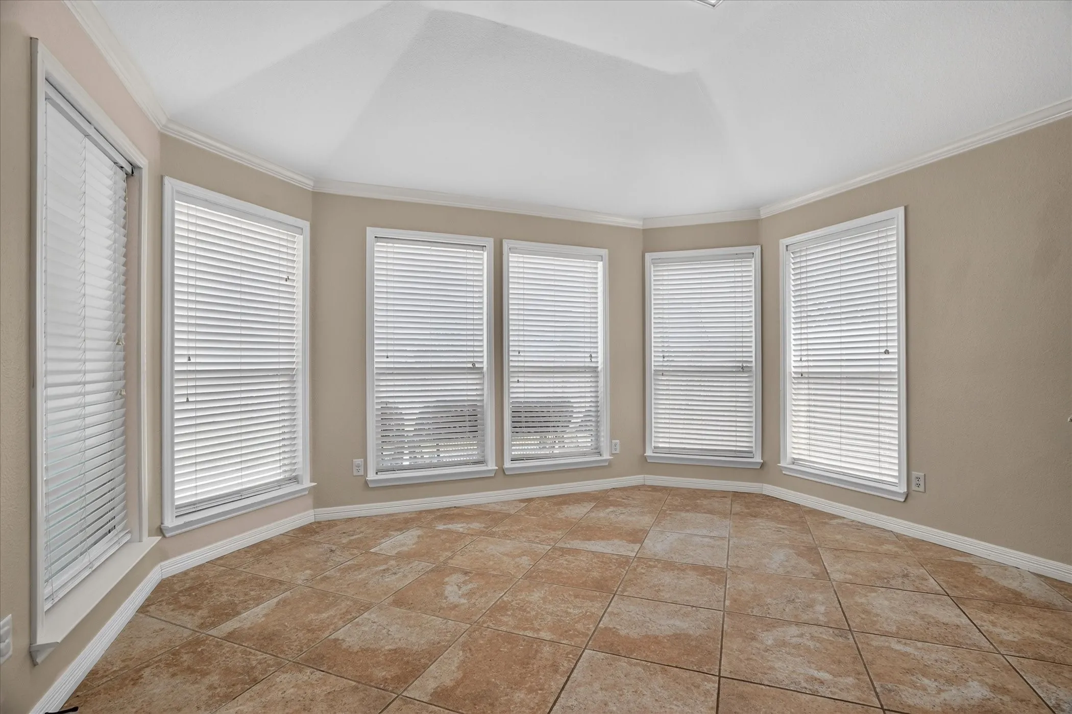 Single Family Residence For Sale in Johnson County , 1004 Eden Street, Burleson, Texas 76028, 4 Bedroom, 2 Bathroom, 2 Garage spaces, 2,138 Sqft, built in 2002, mls#21391867, Real Estate Agent in Burleson, Homes For Sale in Johnson county, Homes For Sale in Burleson, Realtor in Burleson Texas, Real Estate Brokerage Independent Realty Texas, Luminita Cordes Realtor