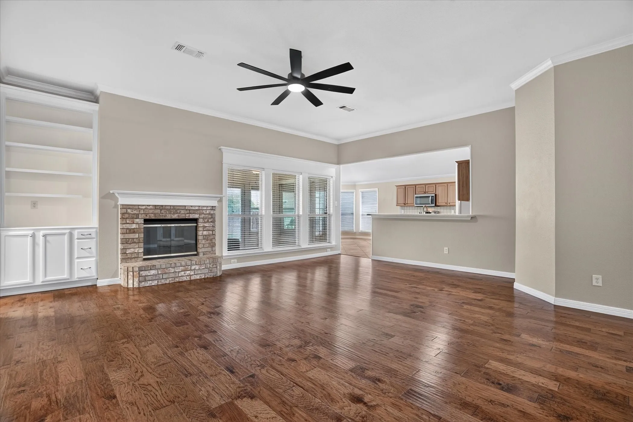 Single Family Residence For Sale in Johnson County , 1004 Eden Street, Burleson, Texas 76028, 4 Bedroom, 2 Bathroom, 2 Garage spaces, 2,138 Sqft, built in 2002, mls#21391867, Real Estate Agent in Burleson, Homes For Sale in Johnson county, Homes For Sale in Burleson, Realtor in Burleson Texas, Real Estate Brokerage Independent Realty Texas, Luminita Cordes Realtor